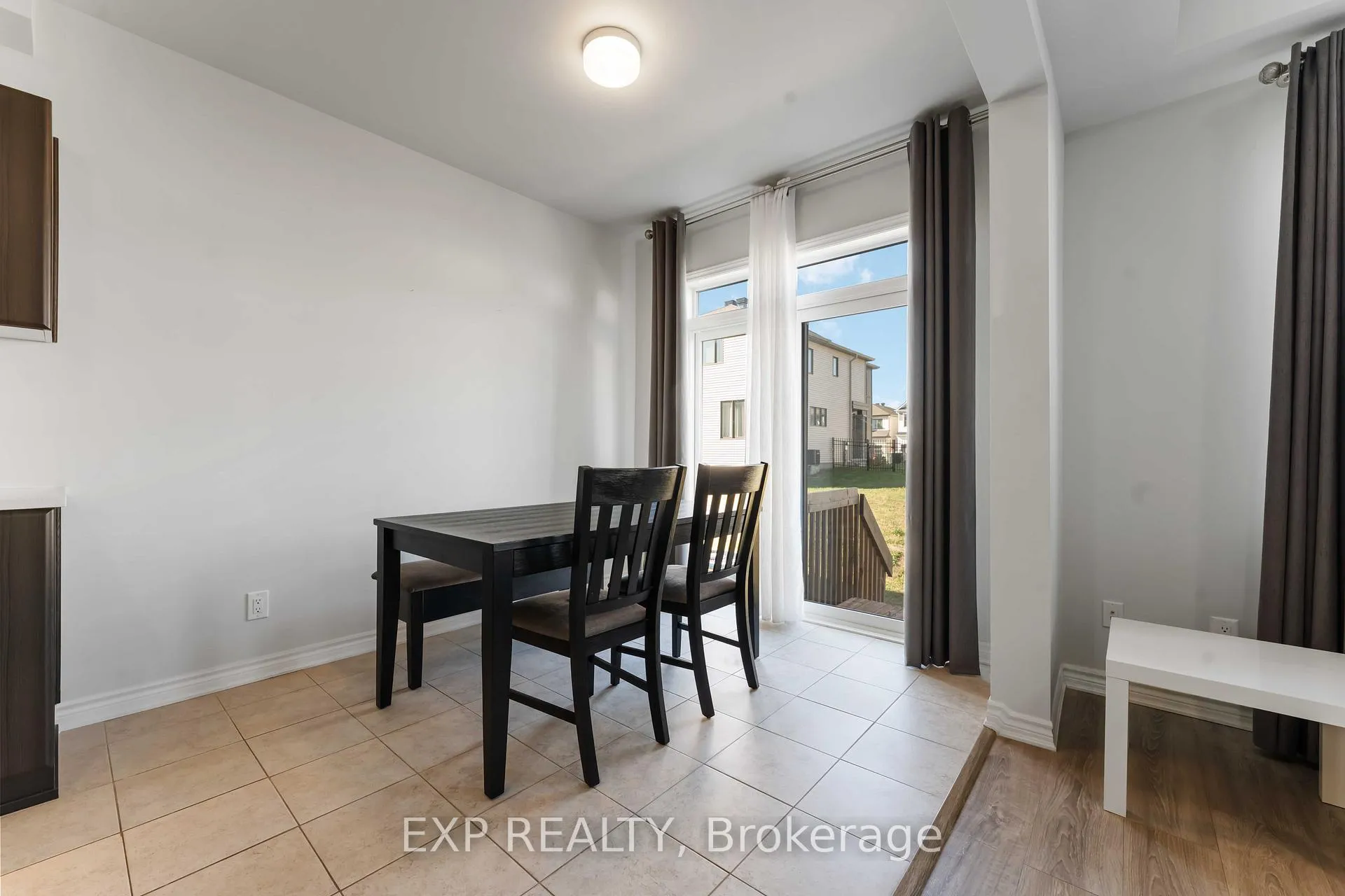 Photo 21 of 42 Lentago Avenue, Ottawa, Barrhaven - Half Moon Bay — HOMEH