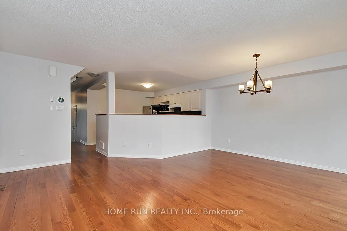 Photo 12 of 348 Freedom Private, Ottawa, Riverview Park — HOMEH
