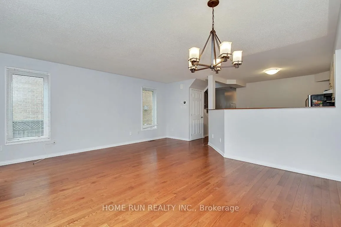 Photo 18 of 348 Freedom Private, Ottawa, Riverview Park — HOMEH
