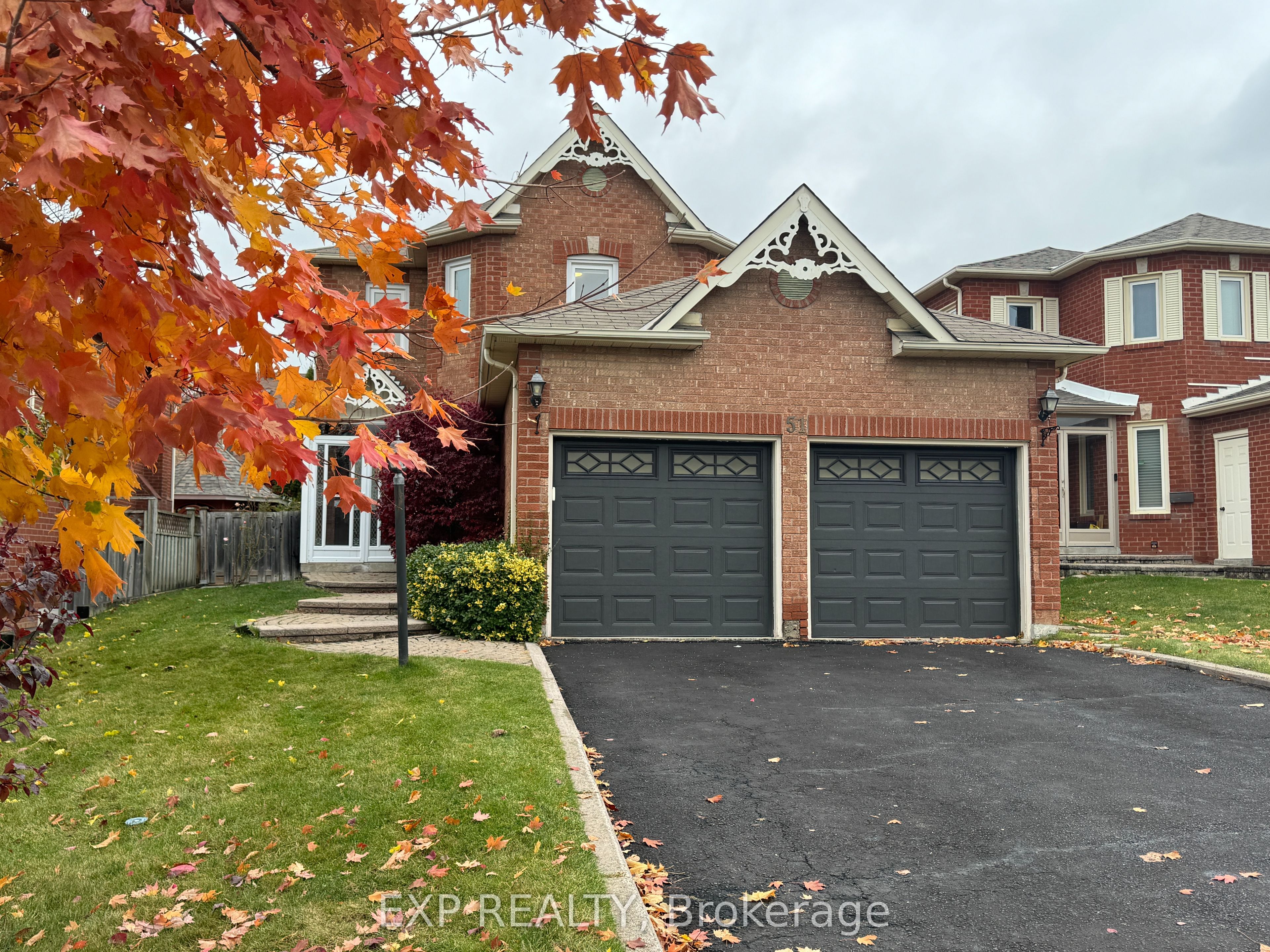 Photo 2 of 51 Militia Trail, Markham, Buttonville — HOMEH