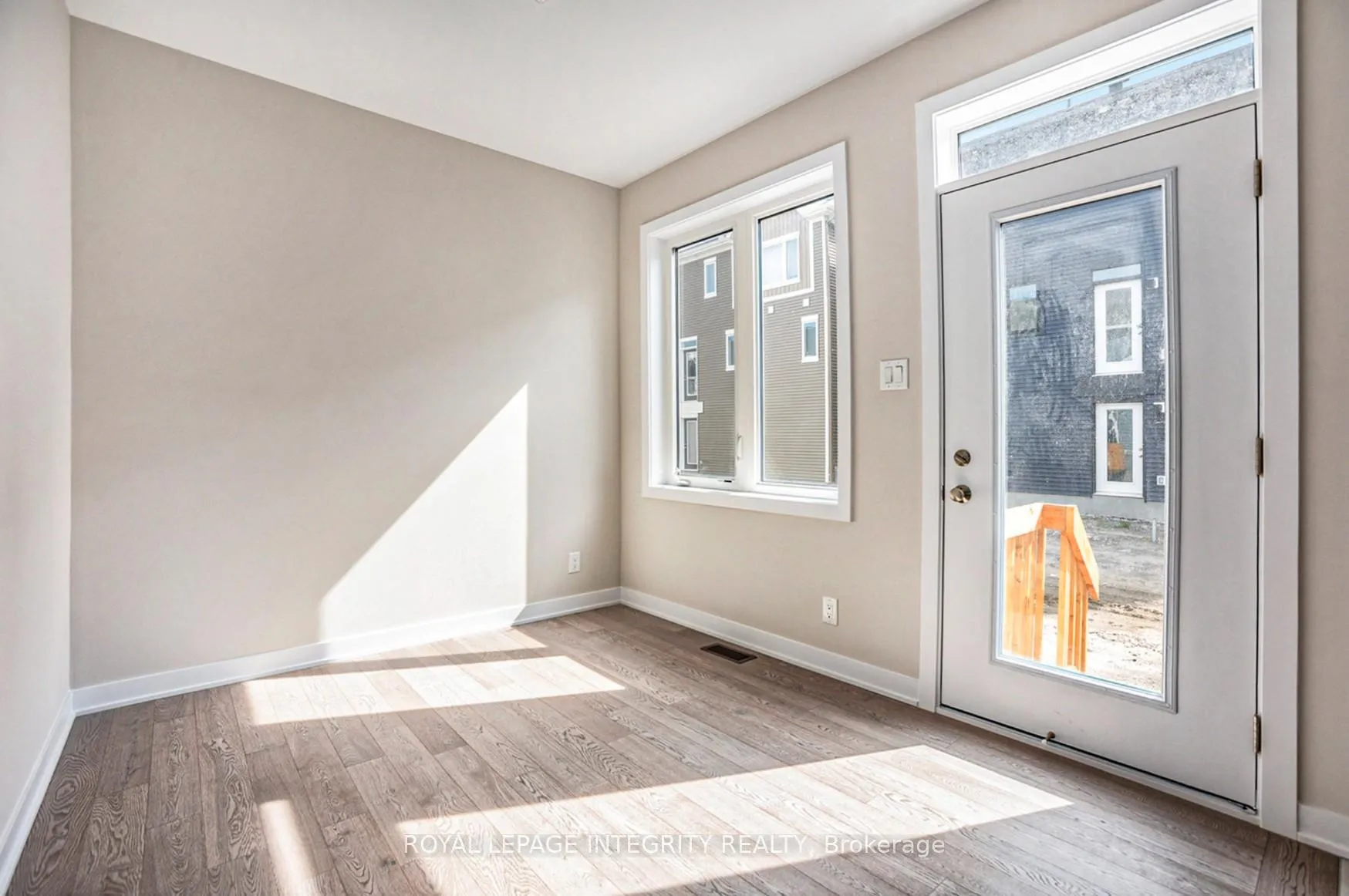 Photo 4 of 436 Epoch Street, Ottawa, Barrhaven - Half Moon Bay — HOMEH