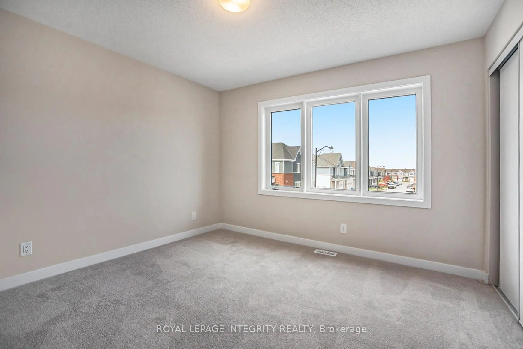 Photo 13 of 436 Epoch Street, Ottawa, Barrhaven - Half Moon Bay — HOMEH