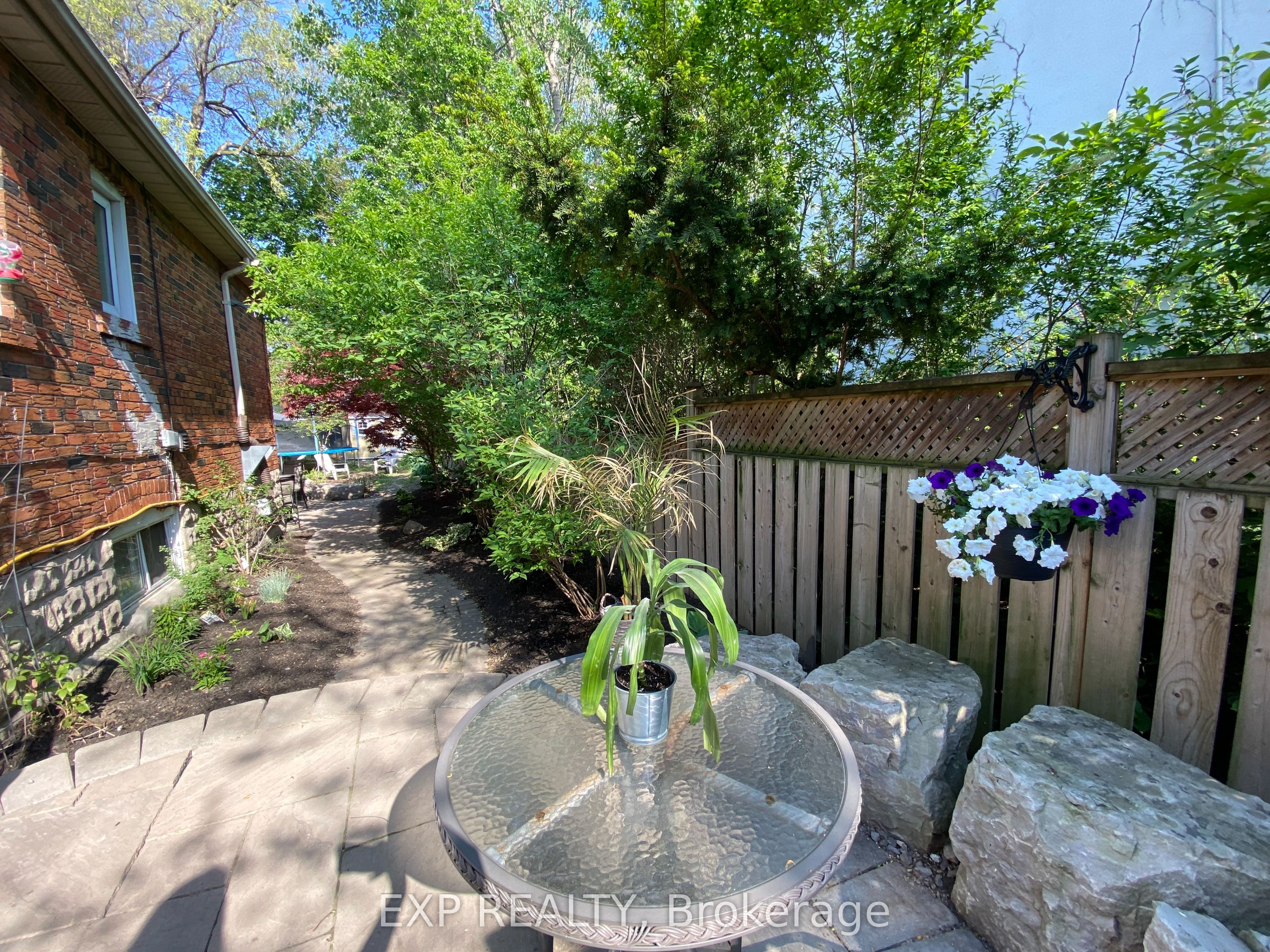 Photo 55 of 215 Sutherland Drive, Toronto, Leaside — HOMEH