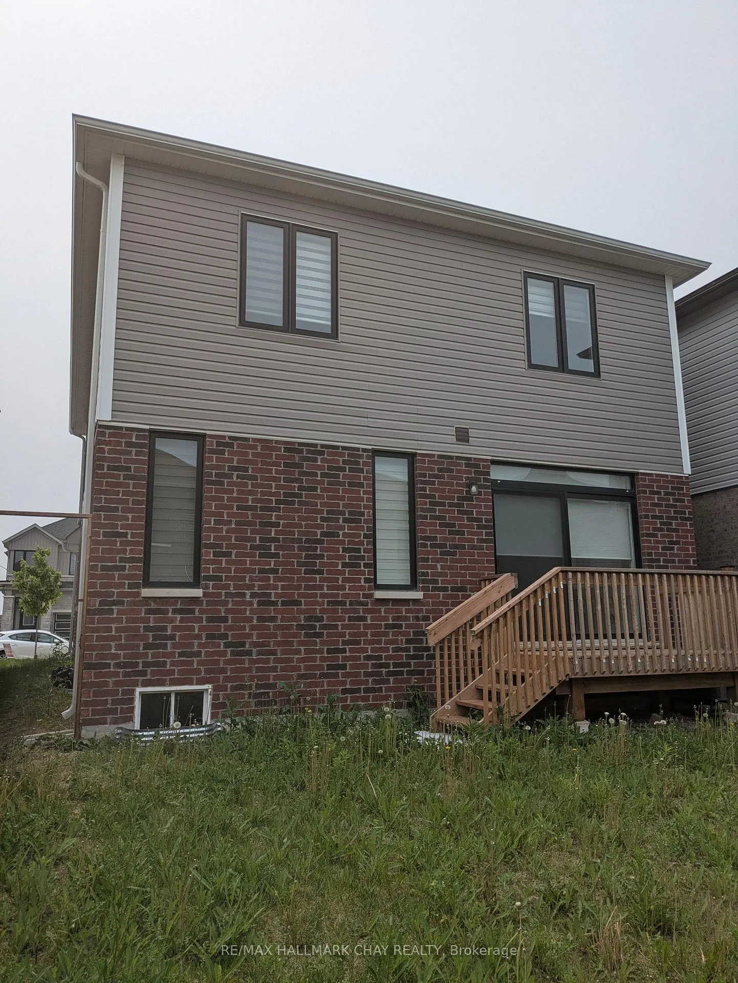Photo 8 of 18 Valleybrook Road, Barrie, Rural Barrie Southeast — HOMEH