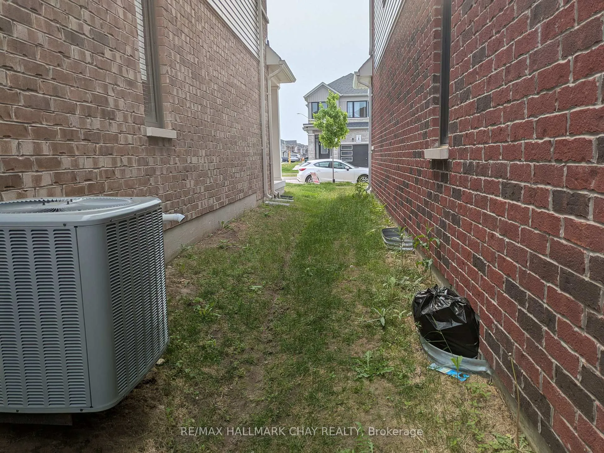 Photo 11 of 18 Valleybrook Road, Barrie, Rural Barrie Southeast — HOMEH