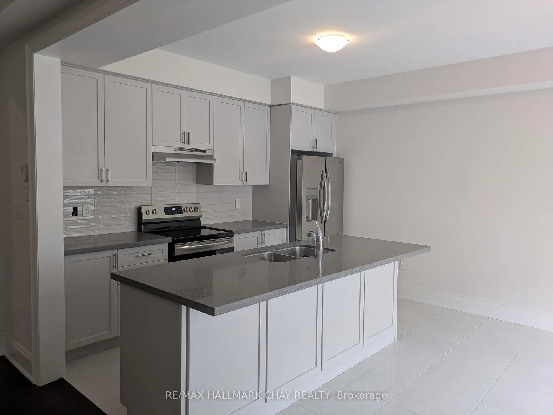 Photo 19 of 18 Valleybrook Road, Barrie, Rural Barrie Southeast — HOMEH