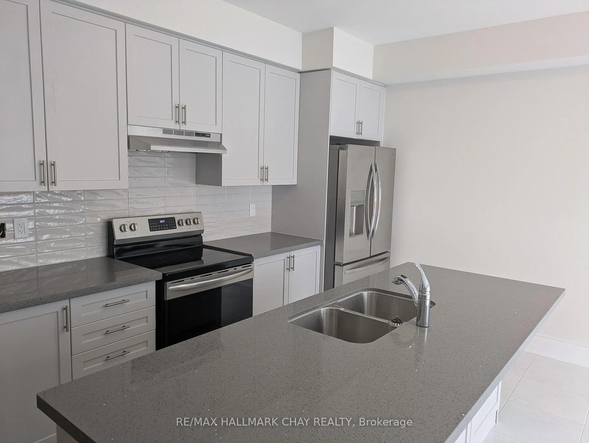 Photo 20 of 18 Valleybrook Road, Barrie, Rural Barrie Southeast — HOMEH