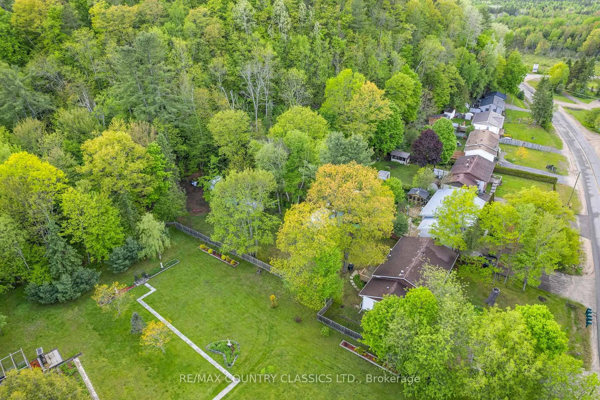 Photo 5 of 351 Chemaushgon Road, Bancroft, Bancroft Ward — HOMEH