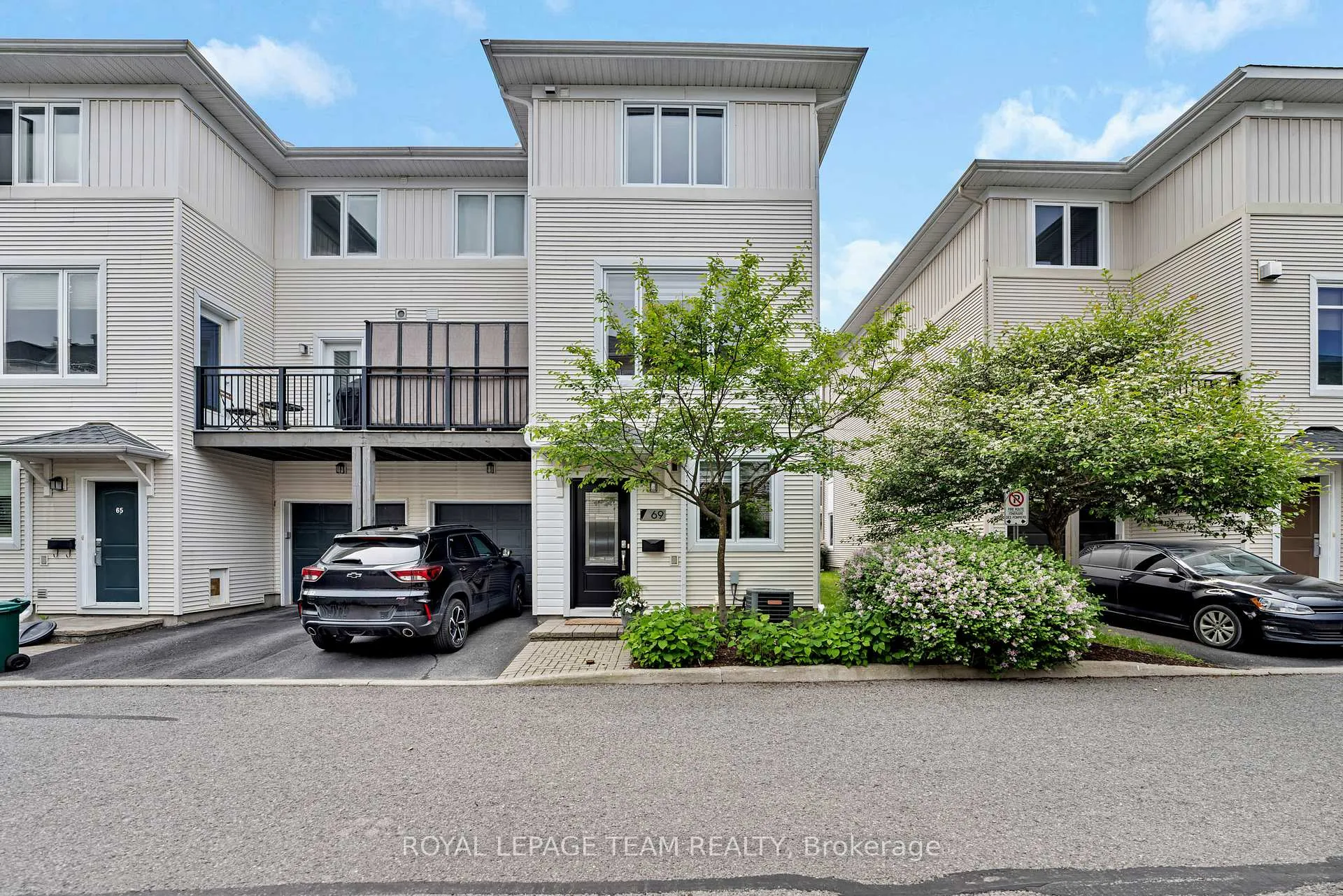 Photo 2 of 69 Songbird Private, Ottawa, Westcliffe Estates — HOMEH