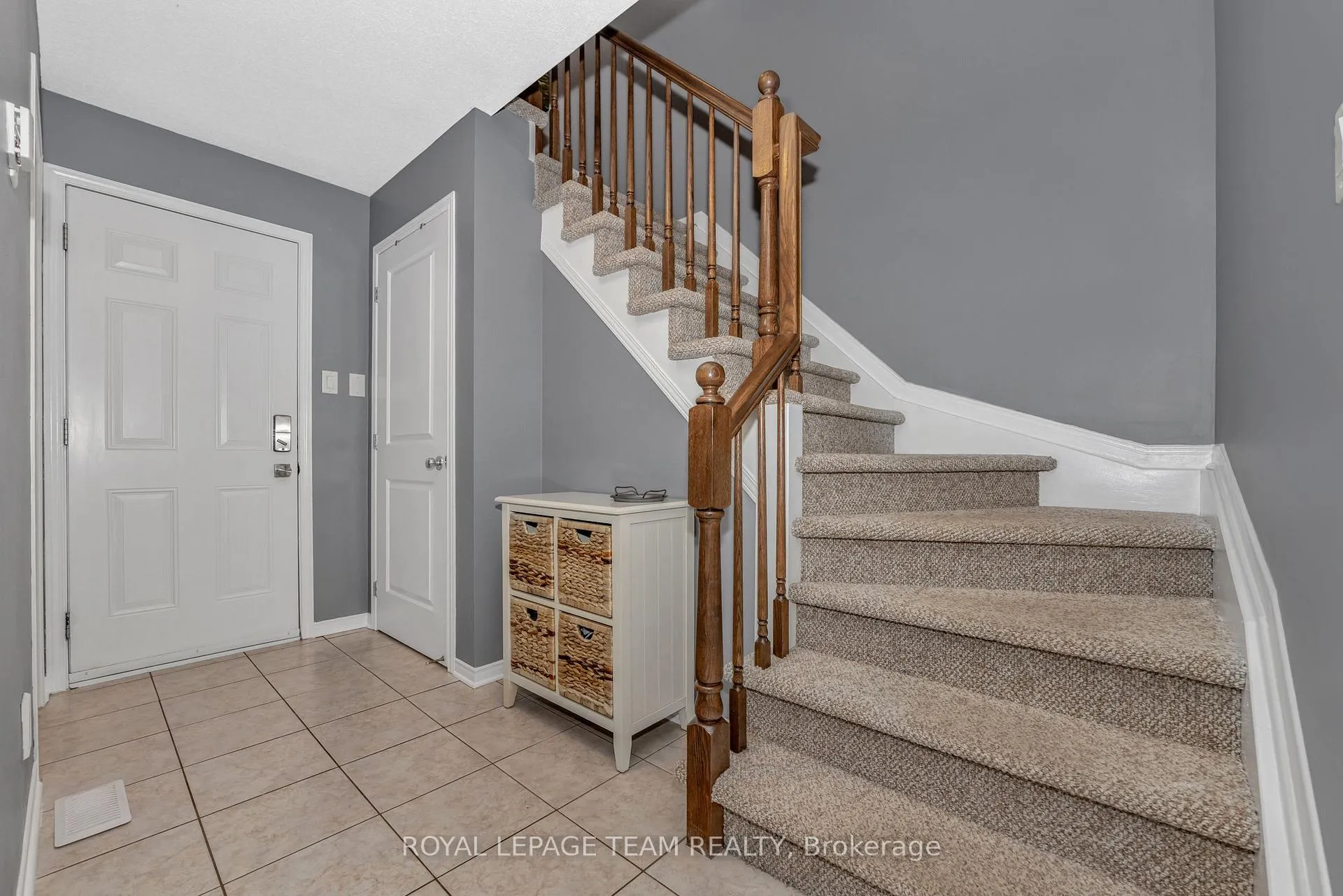 Photo 10 of 69 Songbird Private, Ottawa, Westcliffe Estates — HOMEH