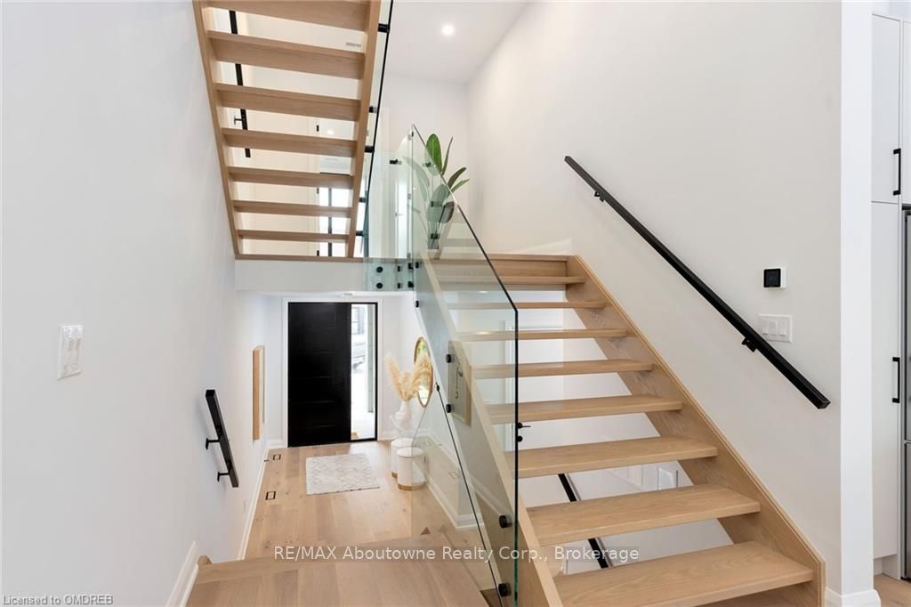 Photo 56 of 103 Tenth Street, Etobicoke, New Toronto — HOMEH