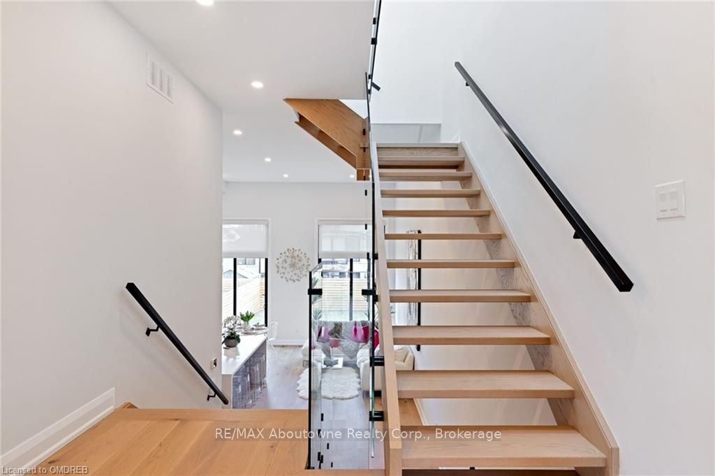 Photo 77 of 103 Tenth Street, Etobicoke, New Toronto — HOMEH