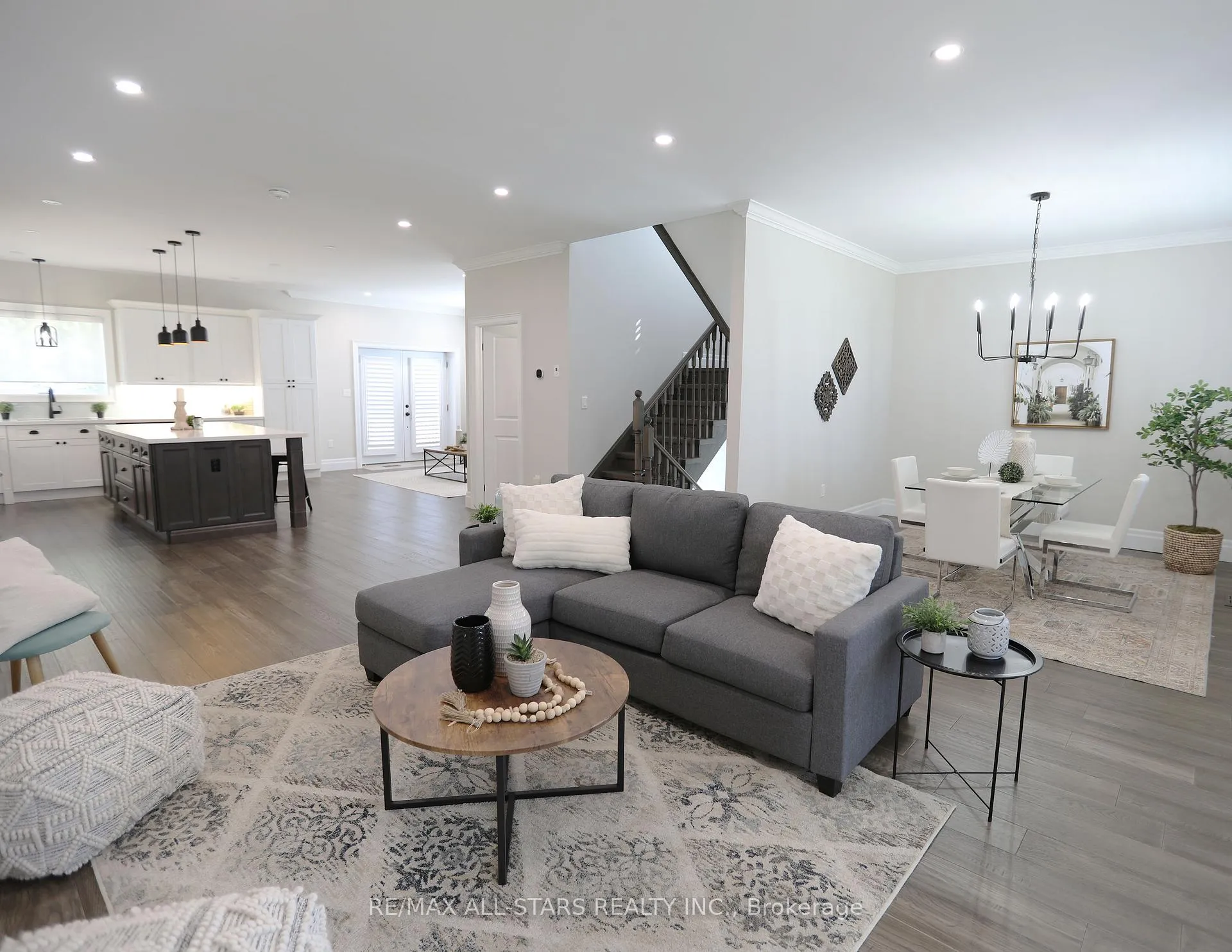 Photo 7 of 29 Patrick Drive, Aurora, Aurora Highlands — HOMEH