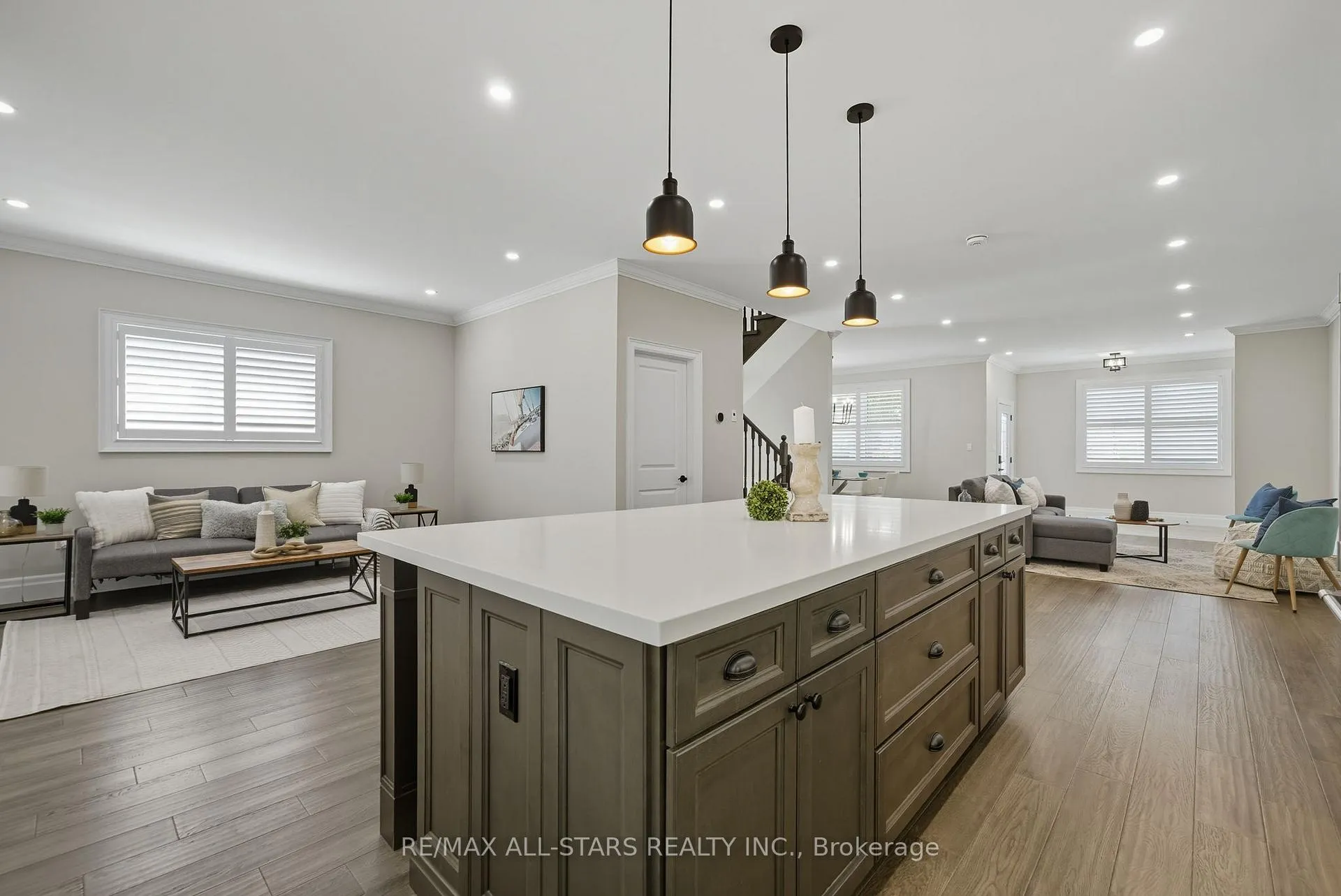 Photo 14 of 29 Patrick Drive, Aurora, Aurora Highlands — HOMEH