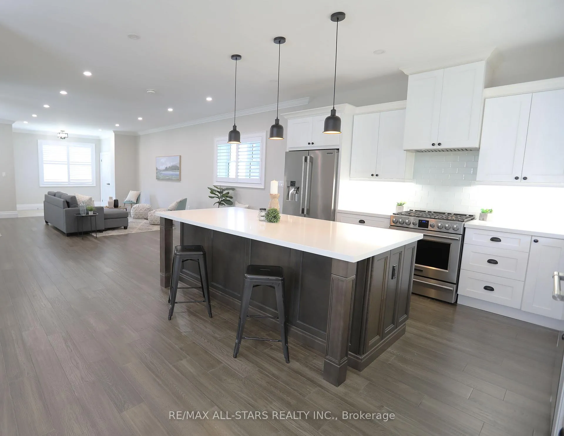 Photo 17 of 29 Patrick Drive, Aurora, Aurora Highlands — HOMEH