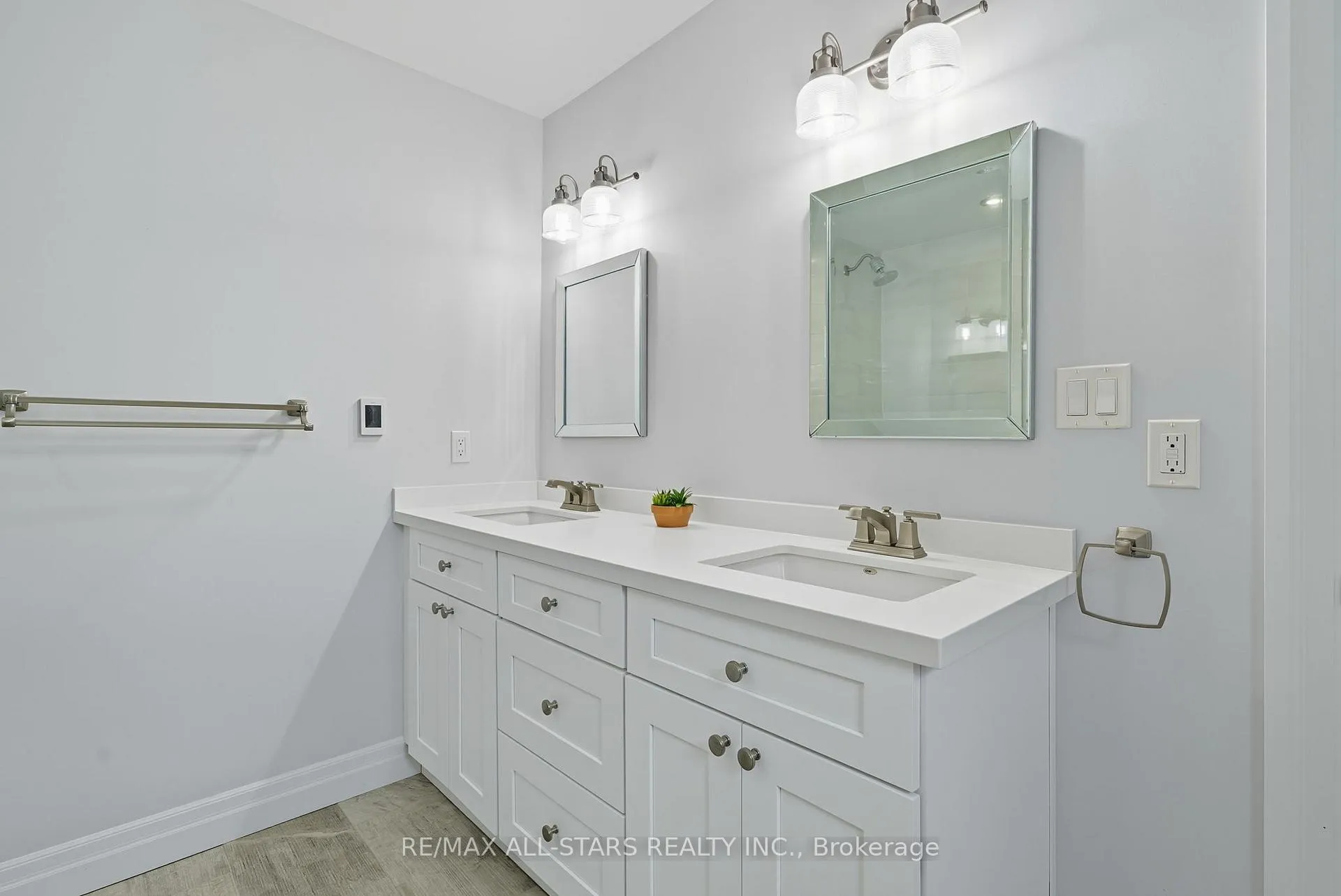 Photo 26 of 29 Patrick Drive, Aurora, Aurora Highlands — HOMEH