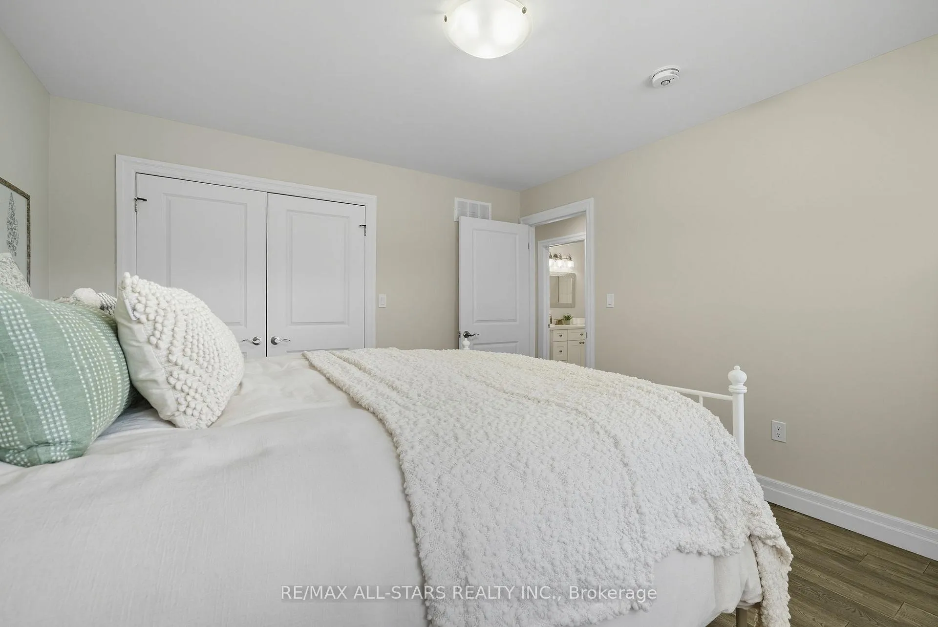 Photo 31 of 29 Patrick Drive, Aurora, Aurora Highlands — HOMEH