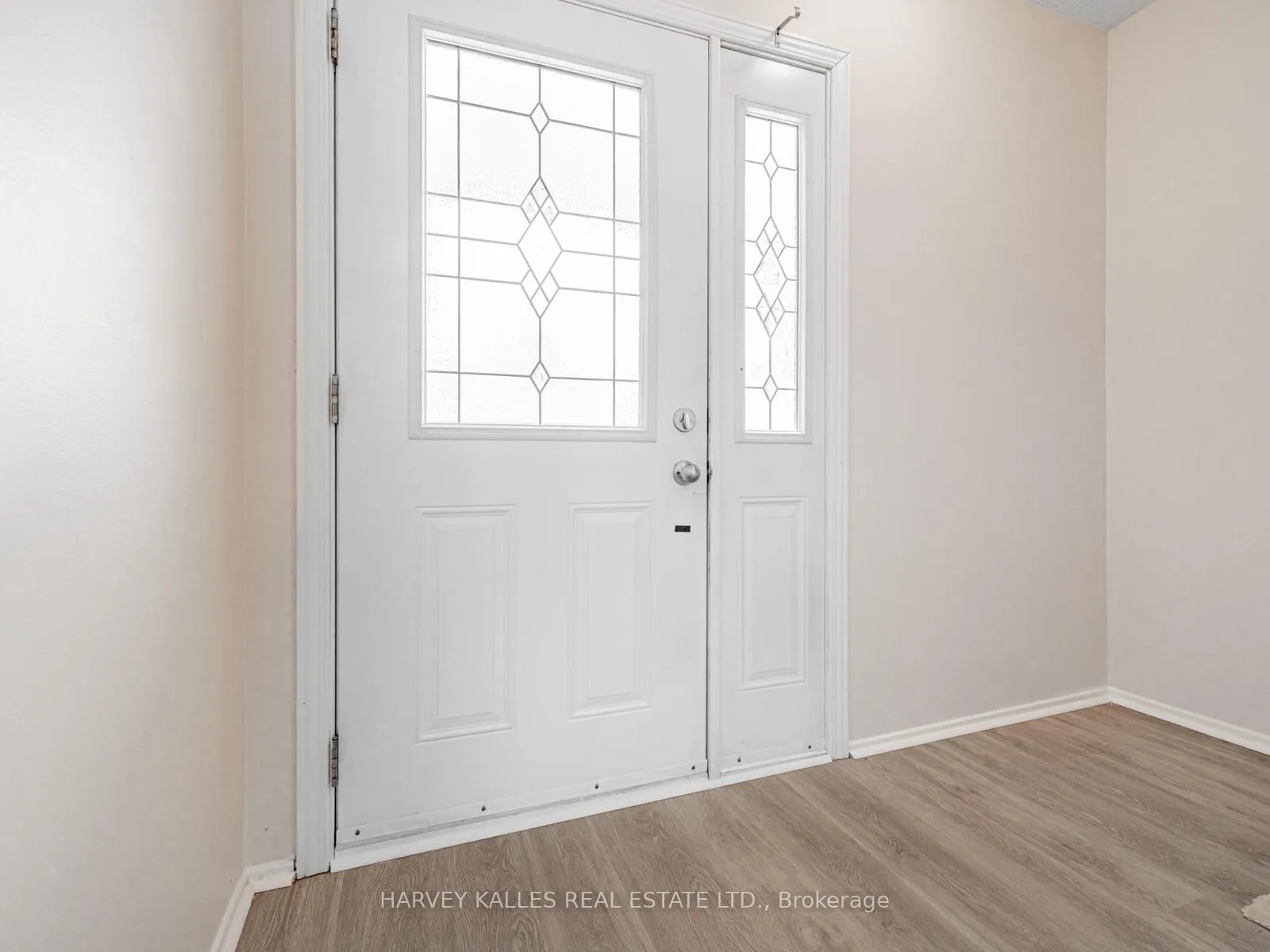 Photo 2 of 263 Browning Trail, Barrie, Letitia Heights — HOMEH