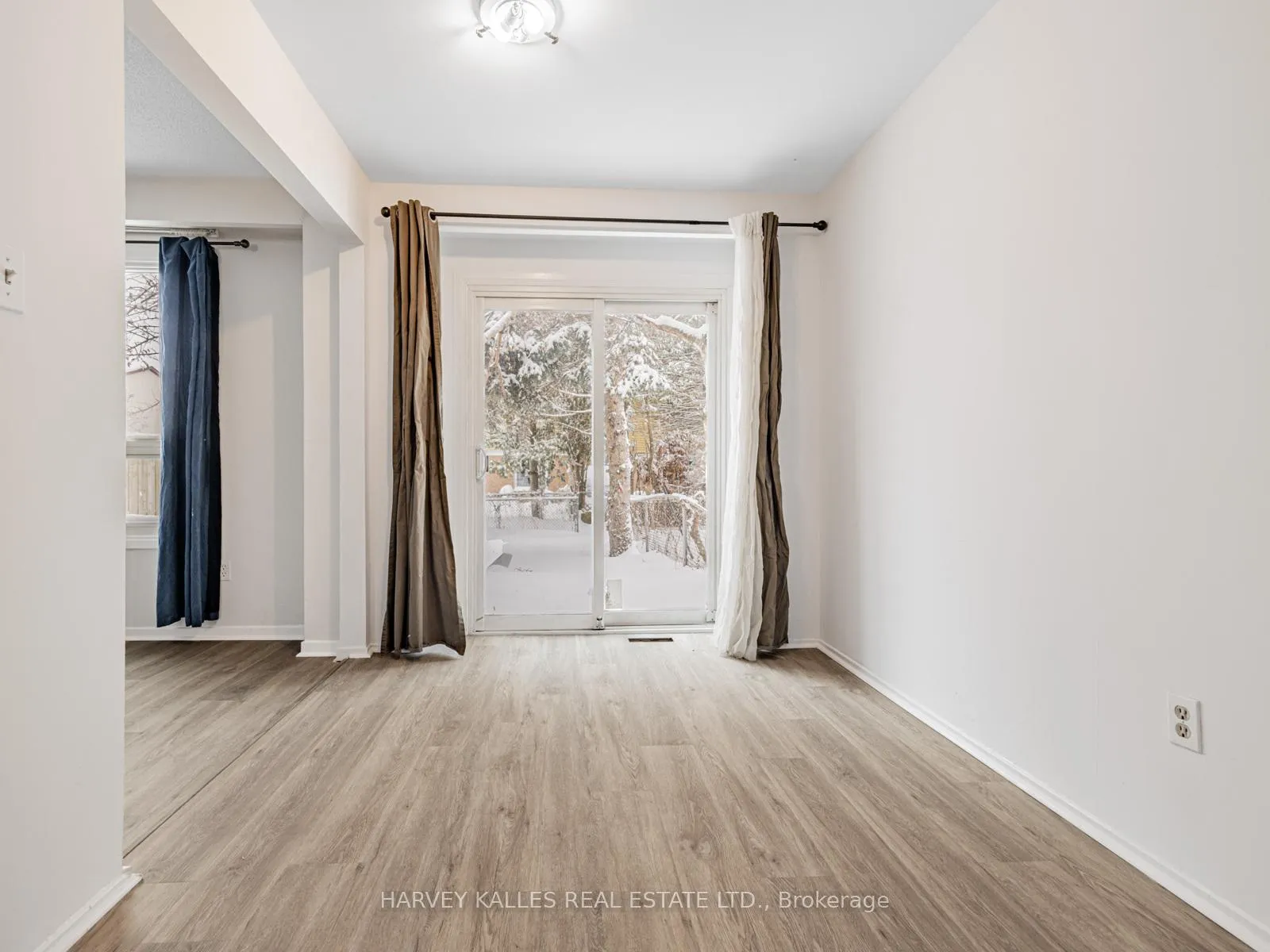 Photo 9 of 263 Browning Trail, Barrie, Letitia Heights — HOMEH