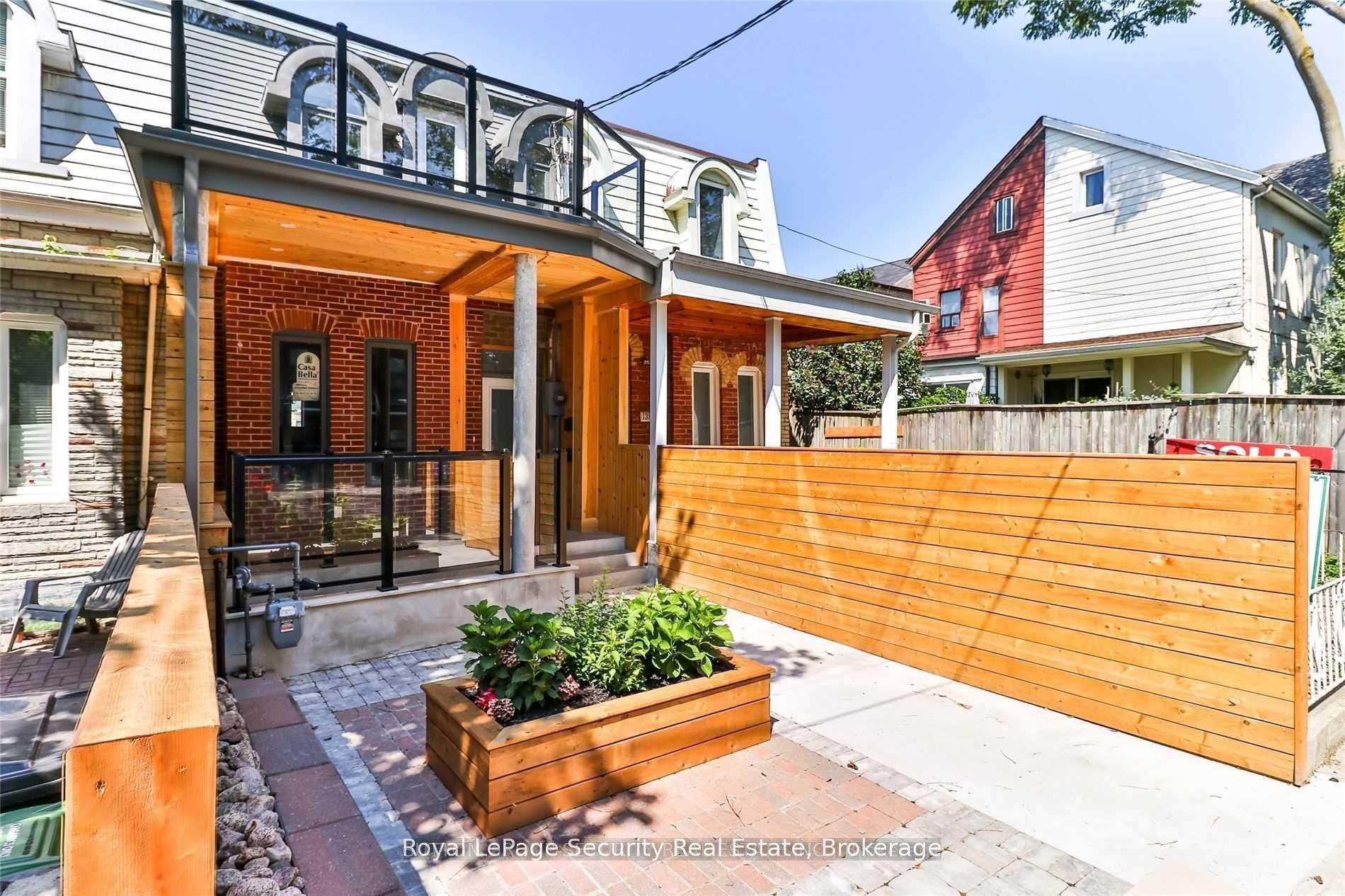 Photo 3 of Unit Lower, 136 Markham Street, Toronto, Trinity-Bellwoods — HOMEH