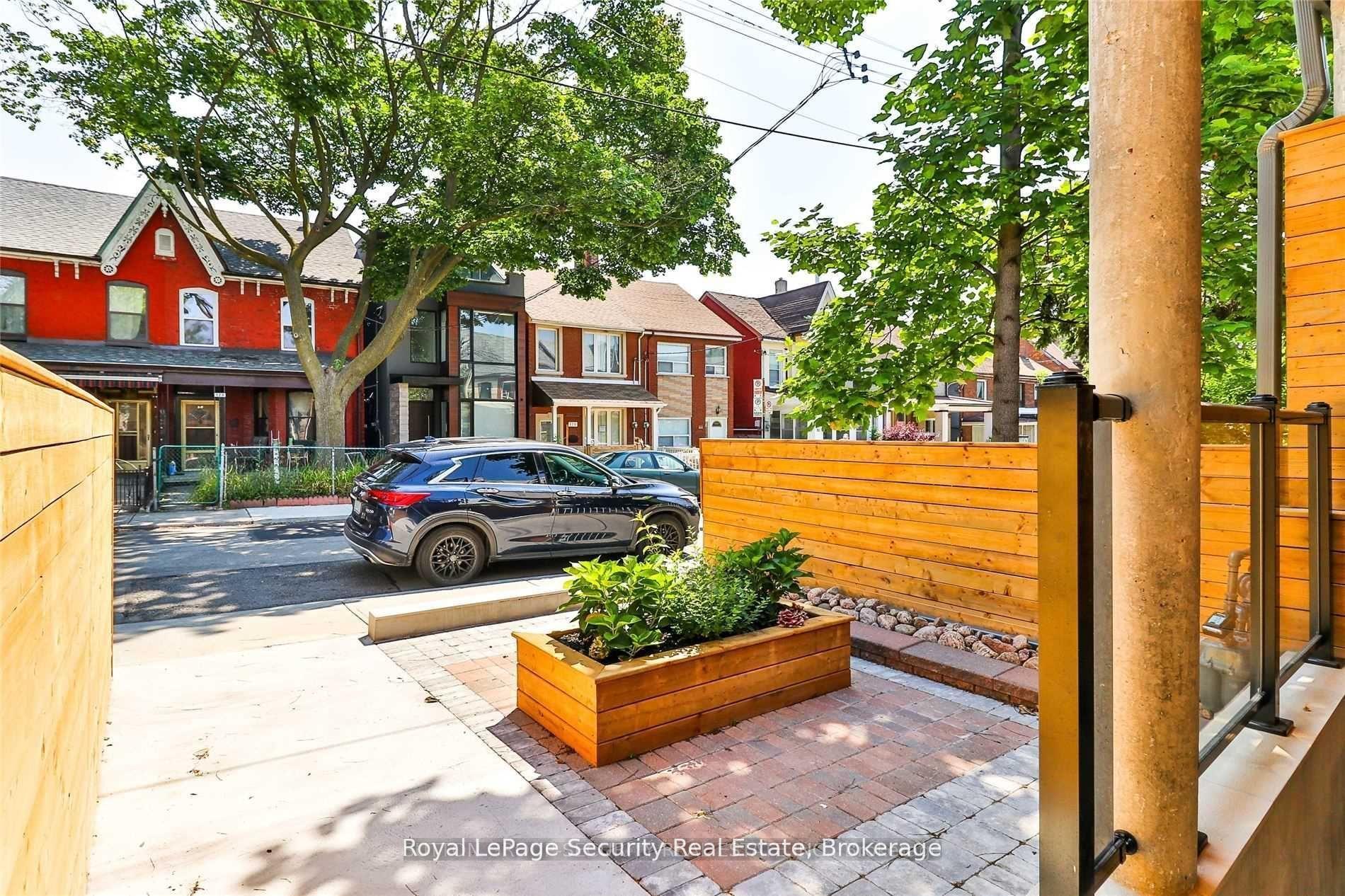 Photo 8 of Unit Lower, 136 Markham Street, Toronto, Trinity-Bellwoods — HOMEH