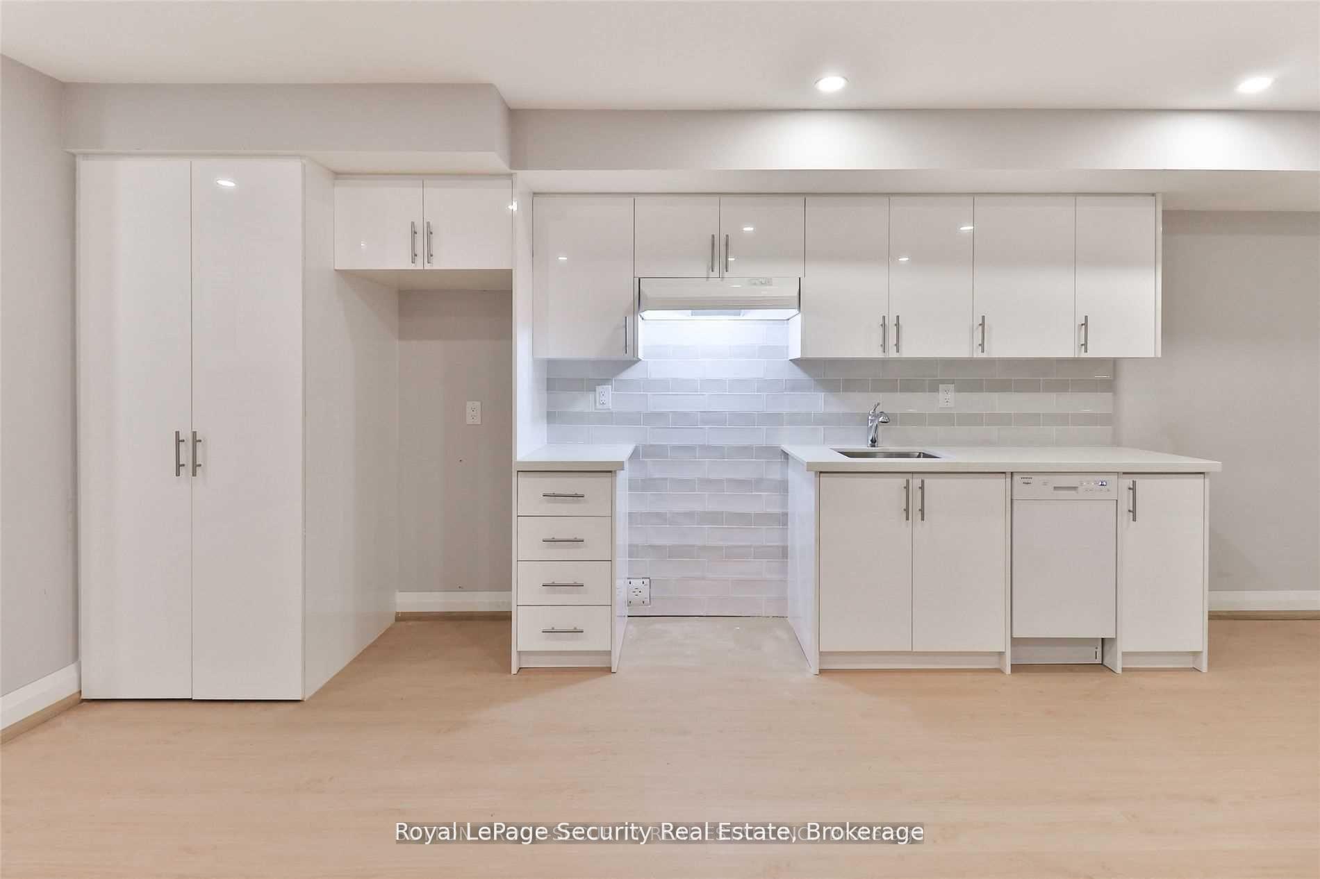 Photo 17 of Unit Lower, 136 Markham Street, Toronto, Trinity-Bellwoods — HOMEH