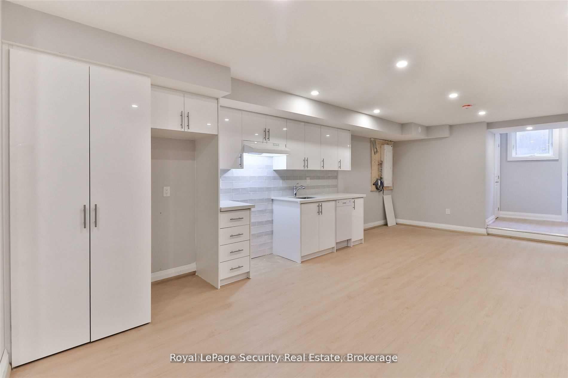 Photo 18 of Unit Lower, 136 Markham Street, Toronto, Trinity-Bellwoods — HOMEH