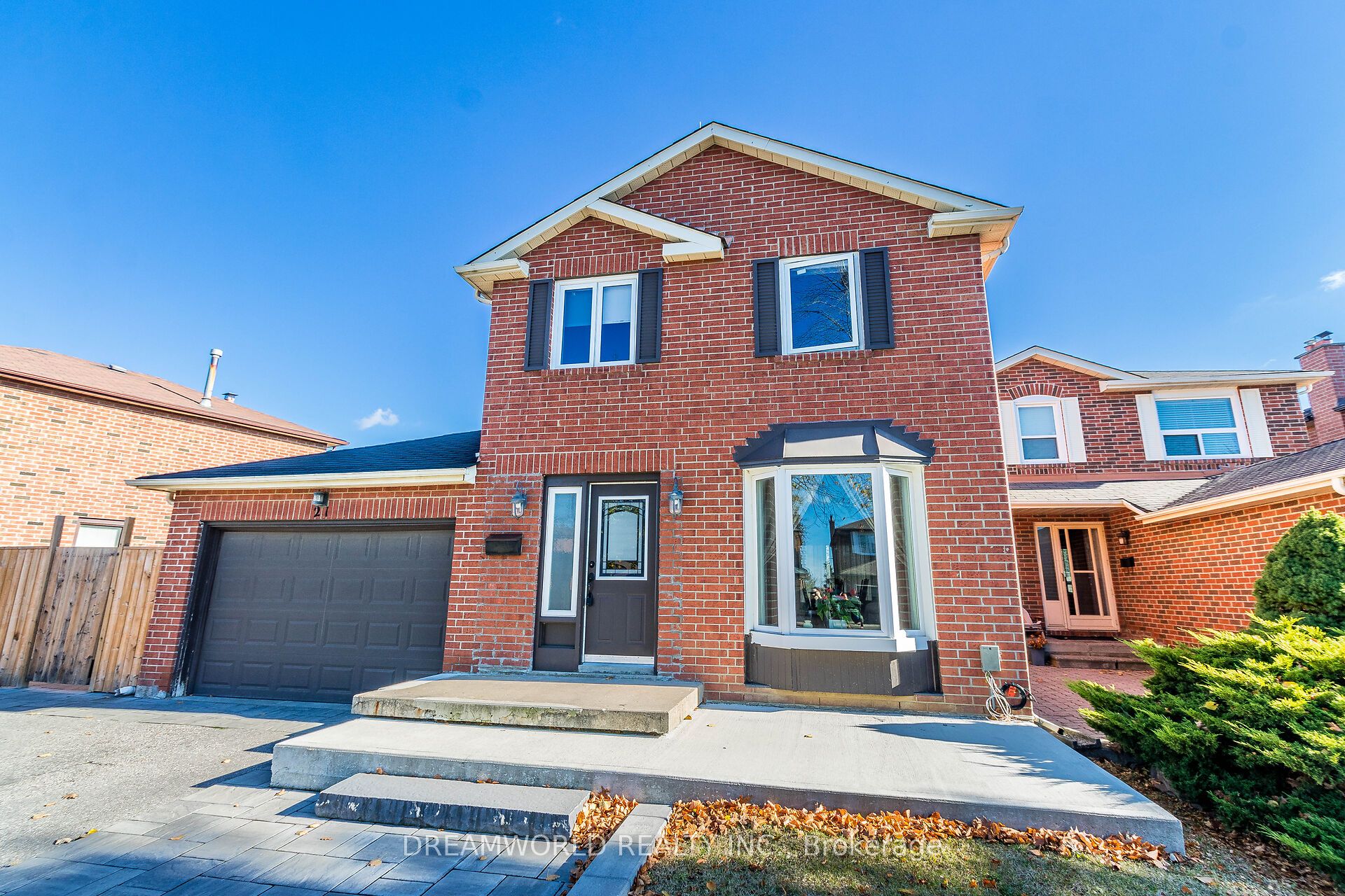 Photo 2 of 21 Irish Moss Court, Vaughan, East Woodbridge — HOMEH