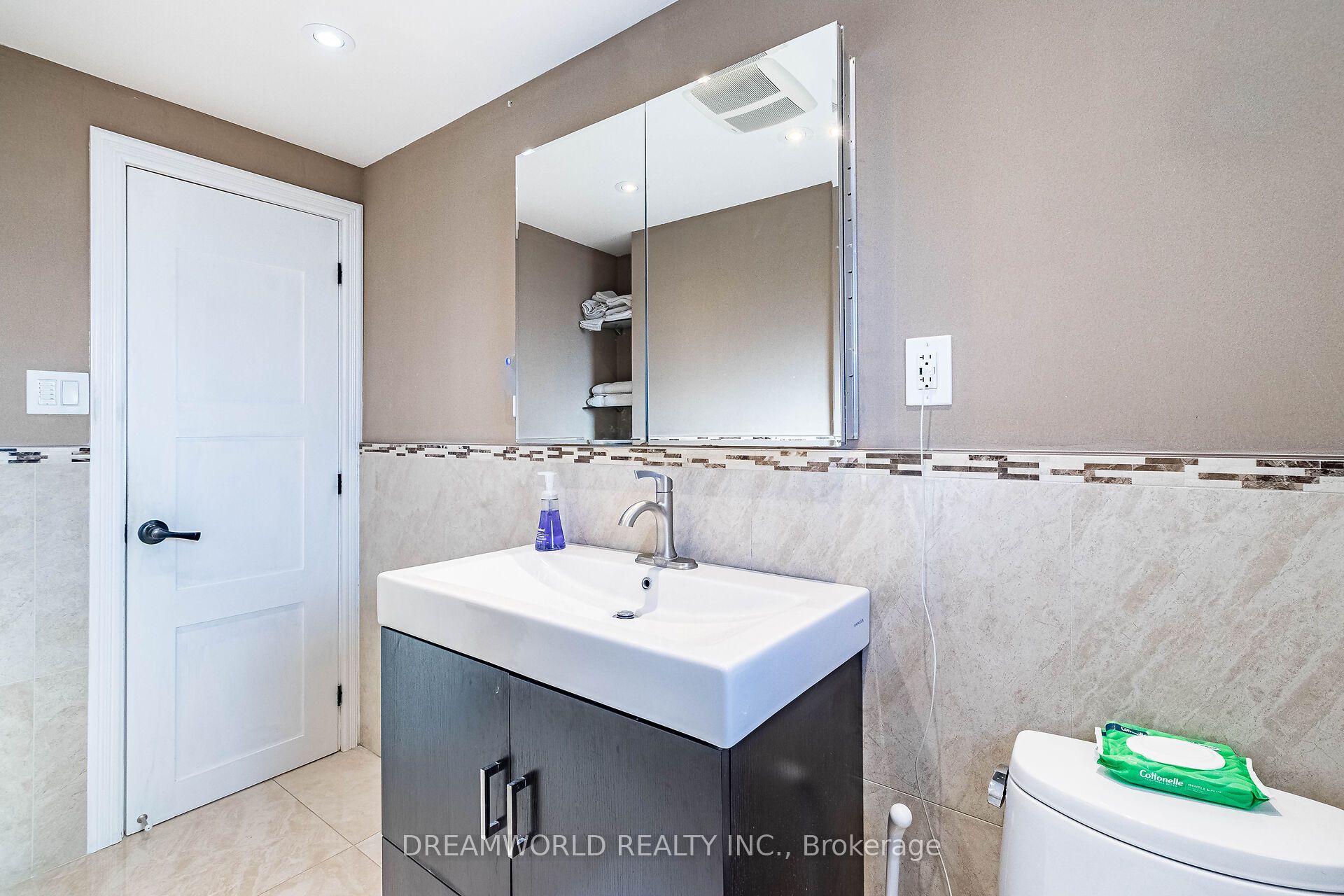 Photo 55 of 21 Irish Moss Court, Vaughan, East Woodbridge — HOMEH
