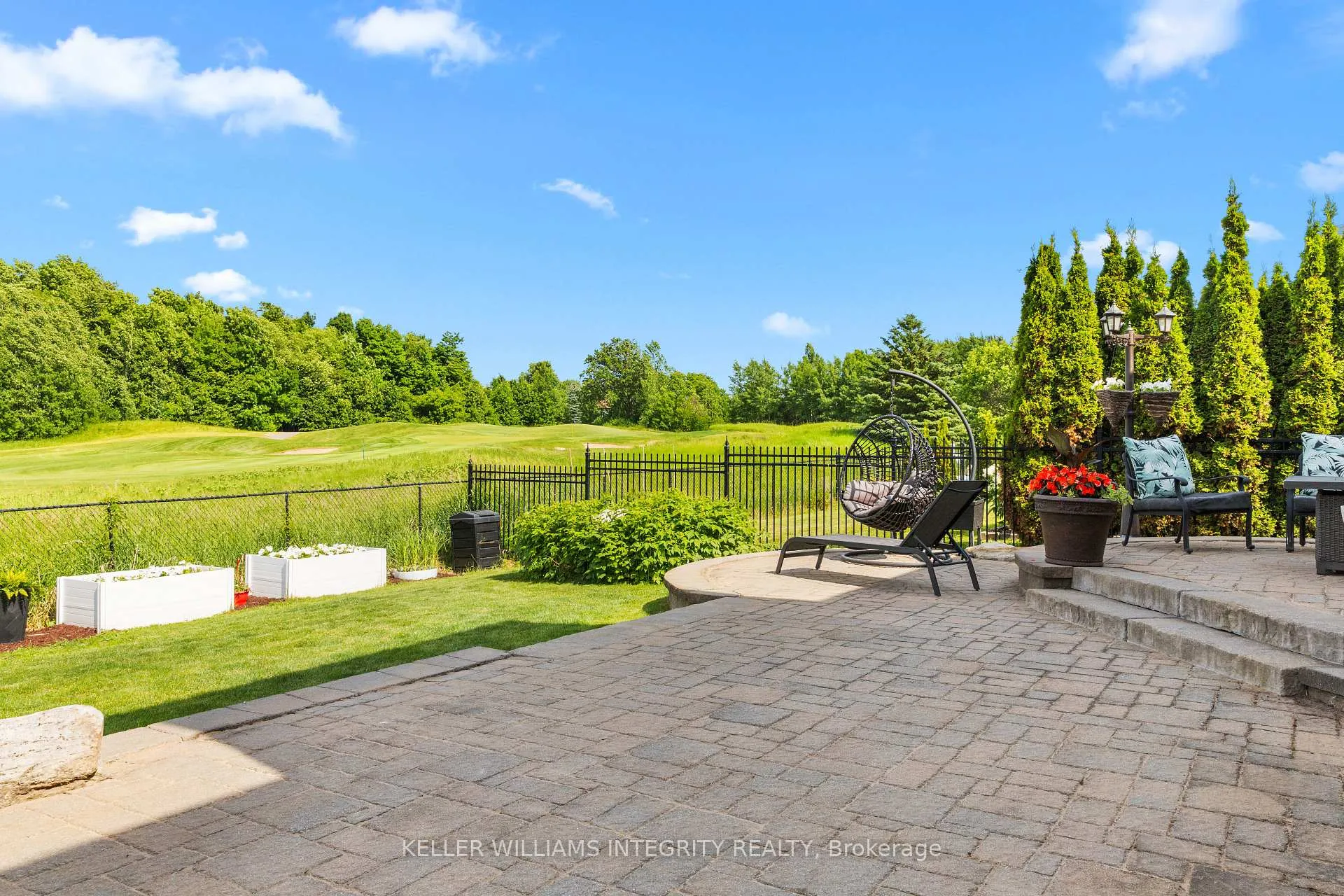 Photo 8 of 16 Blackshire Circle, Ottawa, Barrhaven - Stonebridge — HOMEH