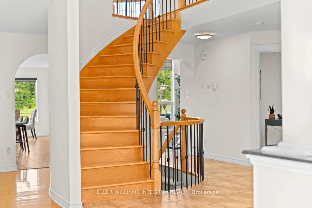 Photo 12 of 16 Blackshire Circle, Ottawa, Barrhaven - Stonebridge — HOMEH