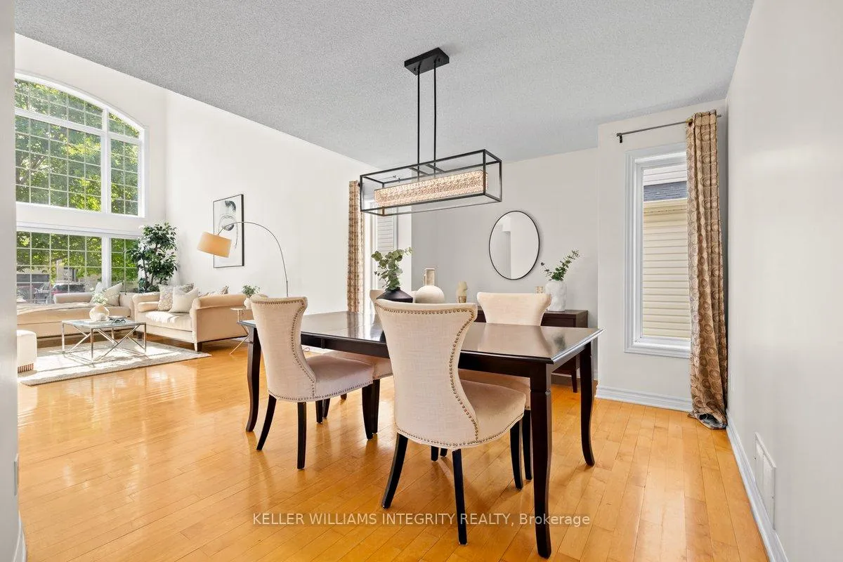 Photo 14 of 16 Blackshire Circle, Ottawa, Barrhaven - Stonebridge — HOMEH