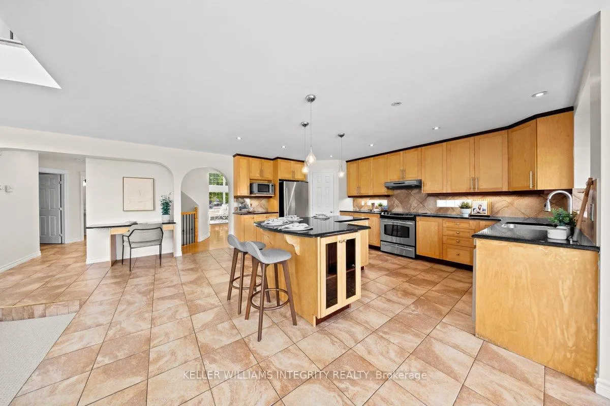 Photo 21 of 16 Blackshire Circle, Ottawa, Barrhaven - Stonebridge — HOMEH