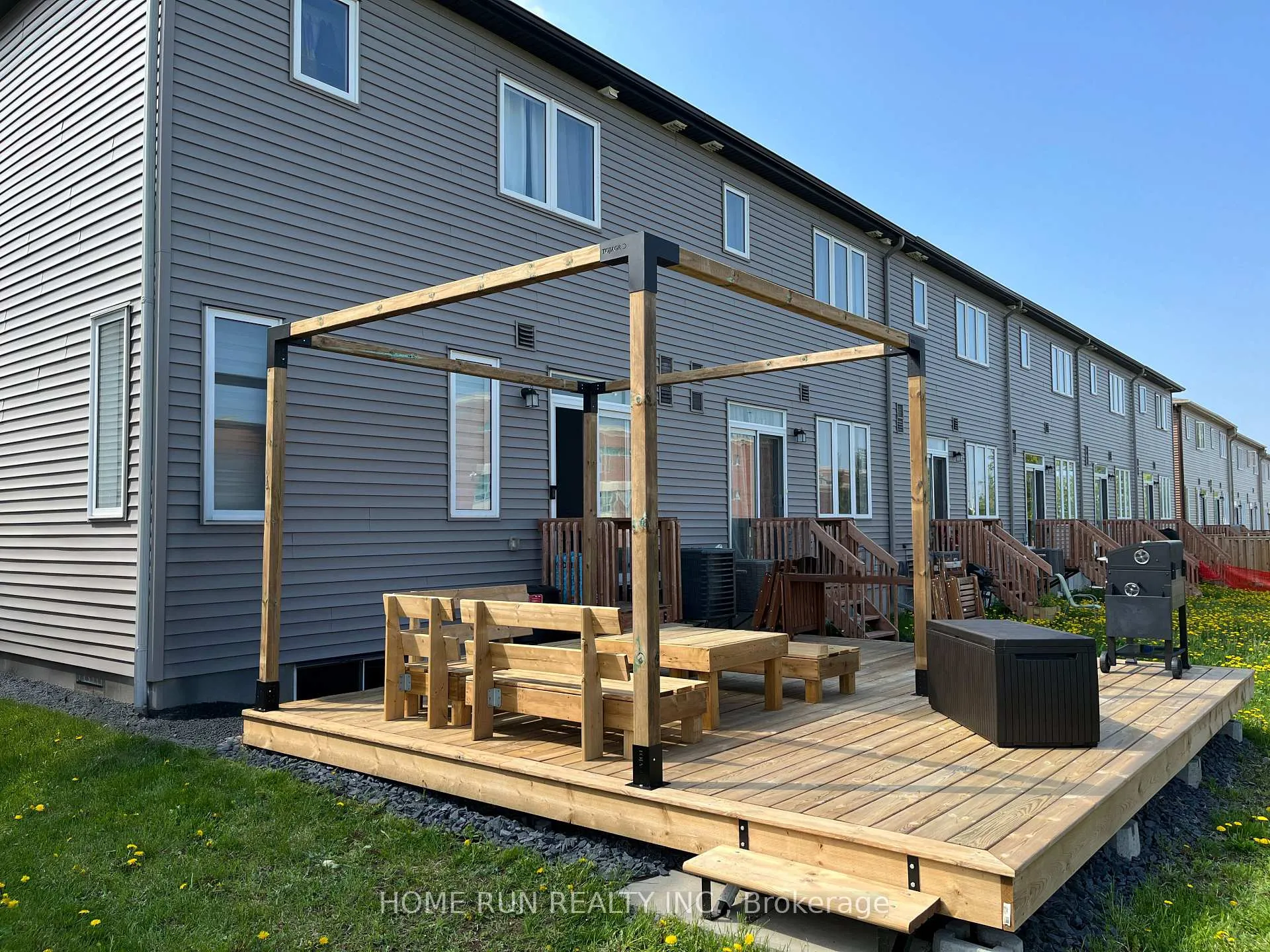 Photo 3 of 153 Bending Way, Ottawa, Barrhaven - Hearts Desire — HOMEH