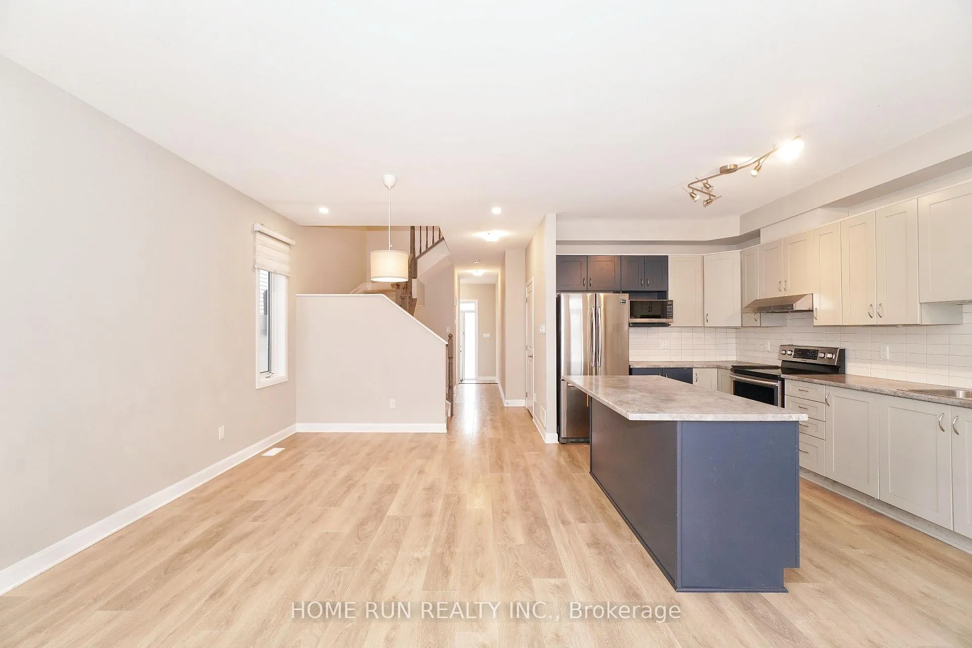 Photo 9 of 153 Bending Way, Ottawa, Barrhaven - Hearts Desire — HOMEH
