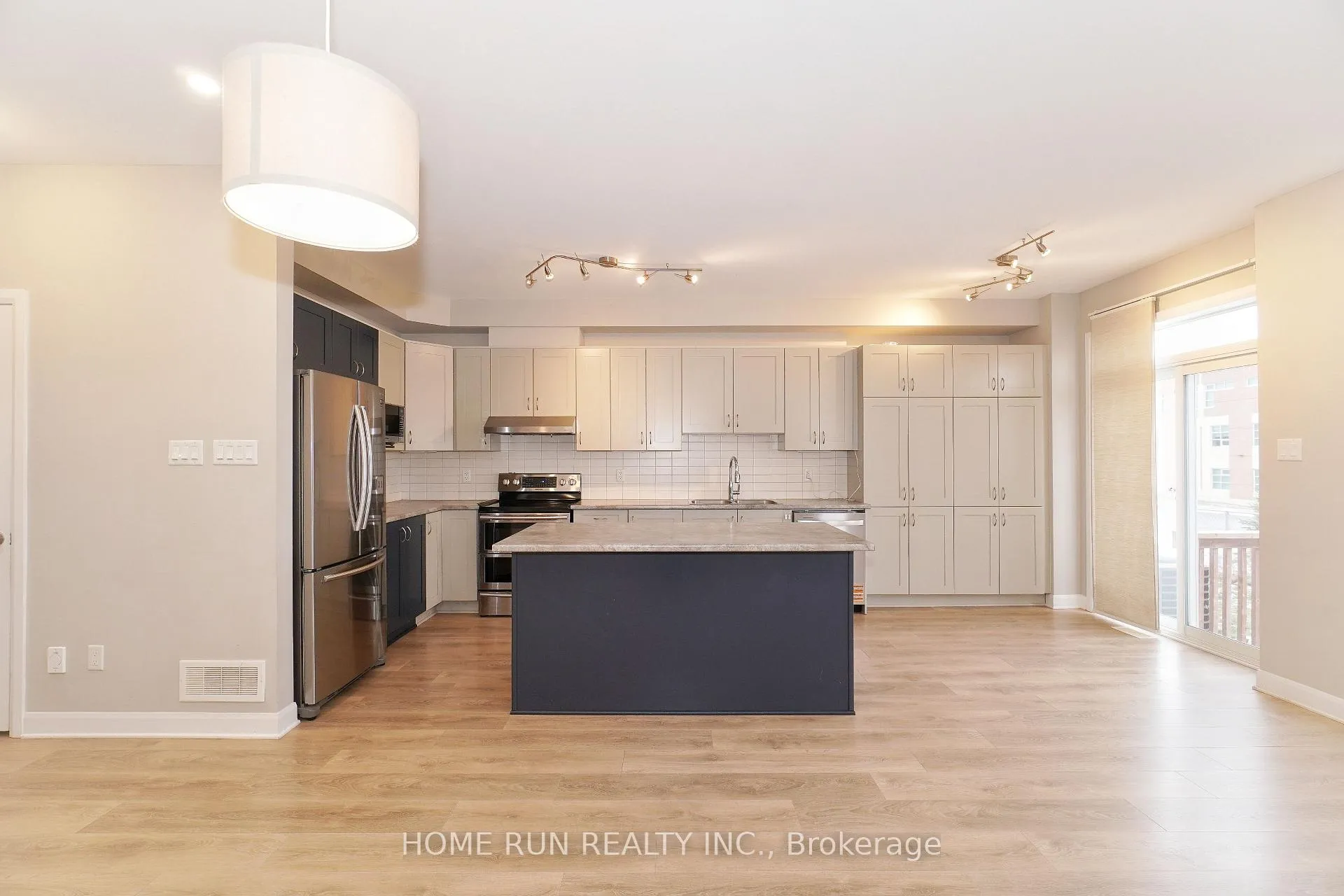 Photo 11 of 153 Bending Way, Ottawa, Barrhaven - Hearts Desire — HOMEH