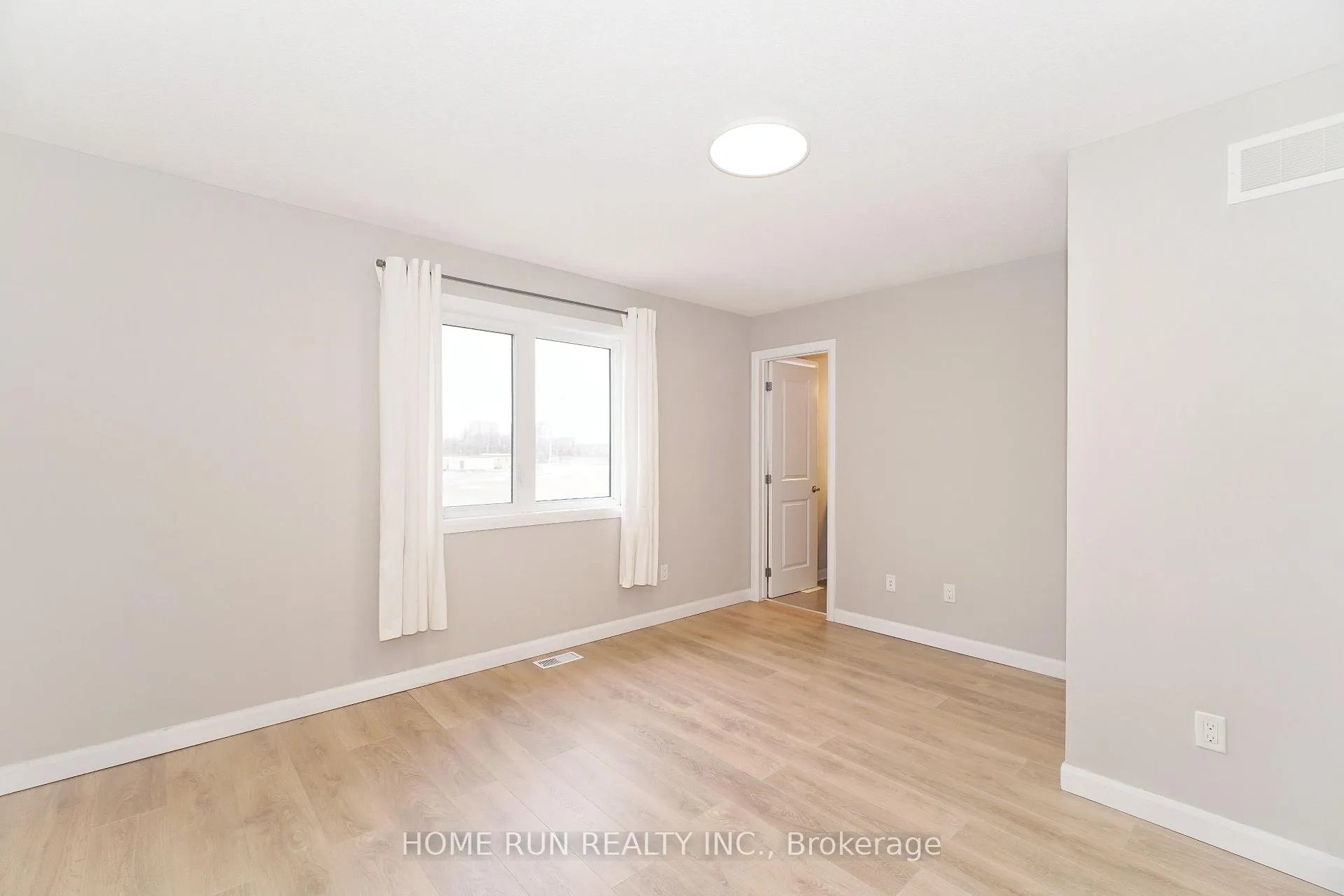 Photo 19 of 153 Bending Way, Ottawa, Barrhaven - Hearts Desire — HOMEH