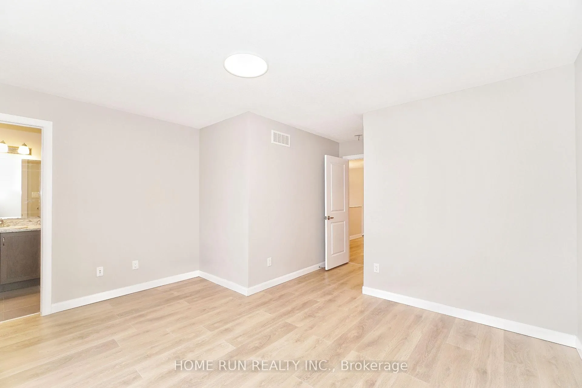 Photo 20 of 153 Bending Way, Ottawa, Barrhaven - Hearts Desire — HOMEH