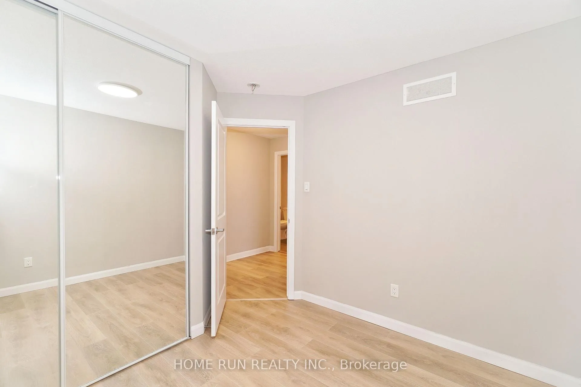 Photo 24 of 153 Bending Way, Ottawa, Barrhaven - Hearts Desire — HOMEH