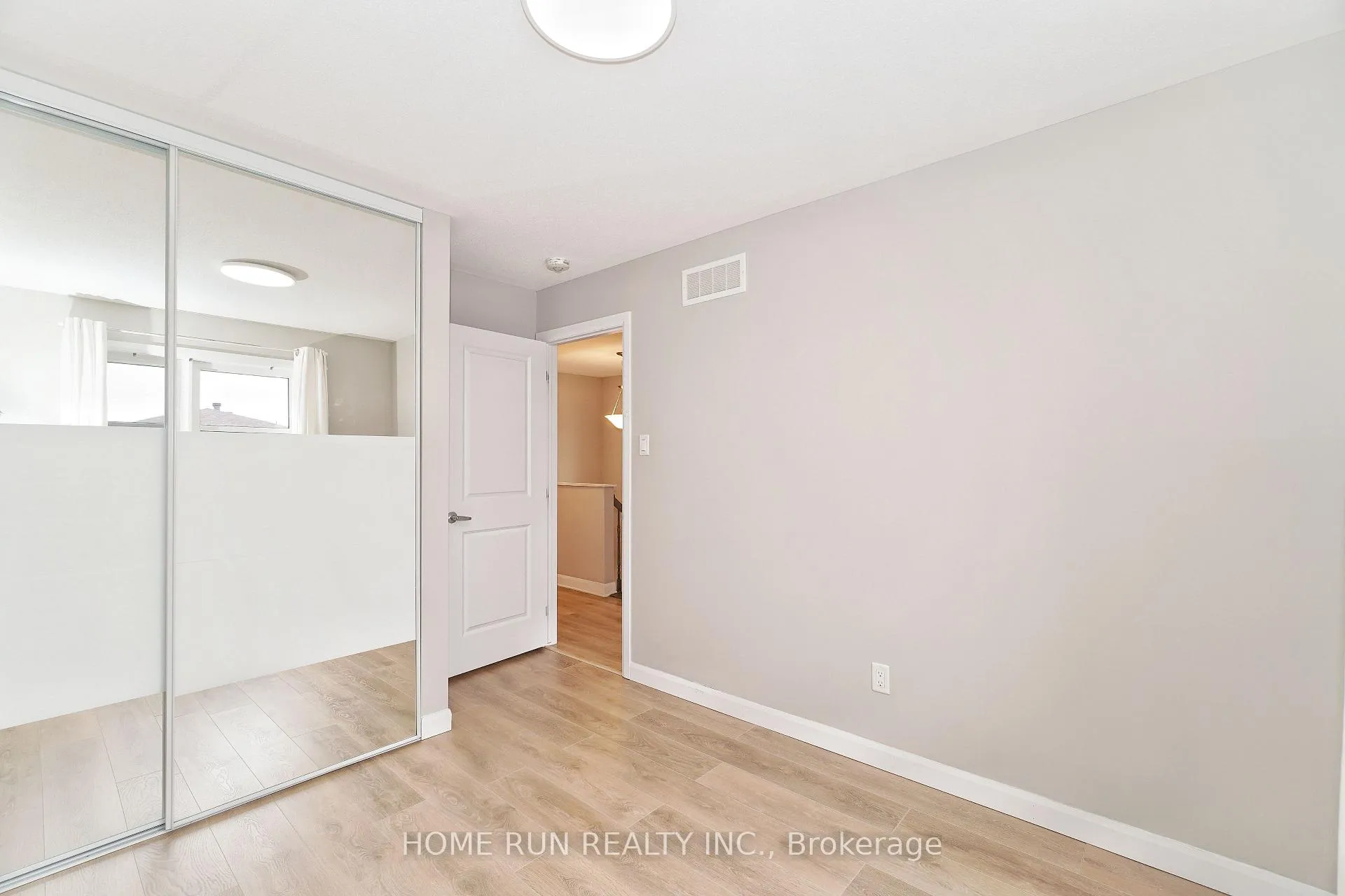 Photo 27 of 153 Bending Way, Ottawa, Barrhaven - Hearts Desire — HOMEH