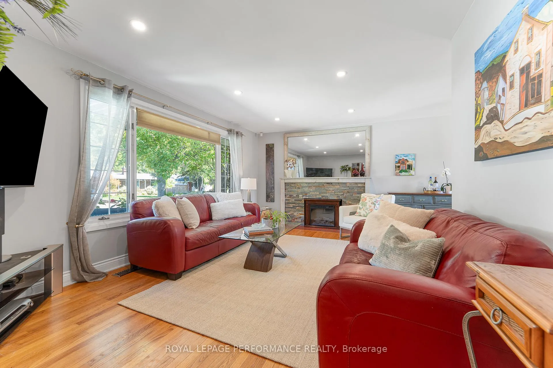 Photo 11 of 1044 Cromwell Drive, Ottawa, Riverside Park — HOMEH