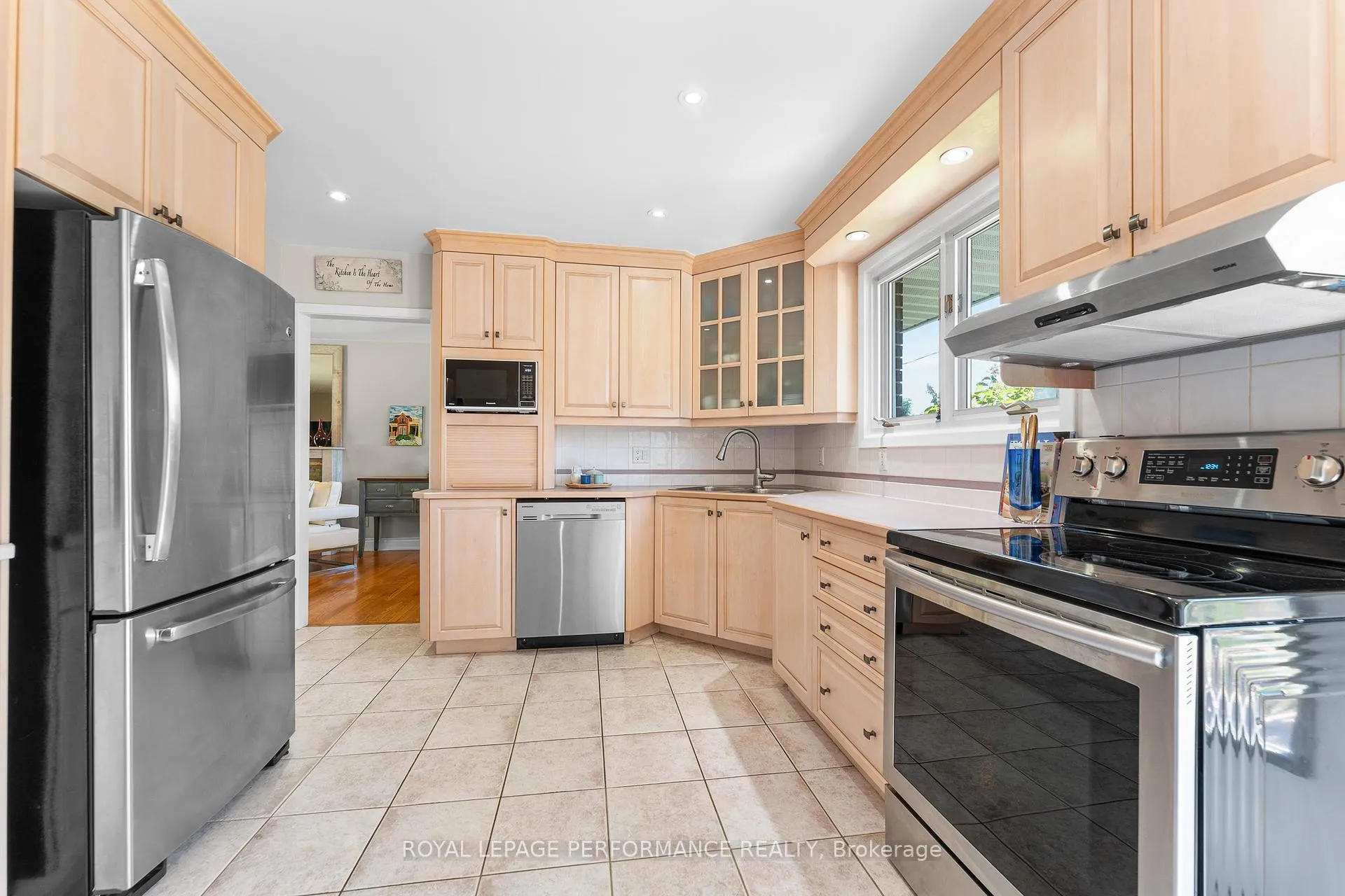 Photo 30 of 1044 Cromwell Drive, Ottawa, Riverside Park — HOMEH