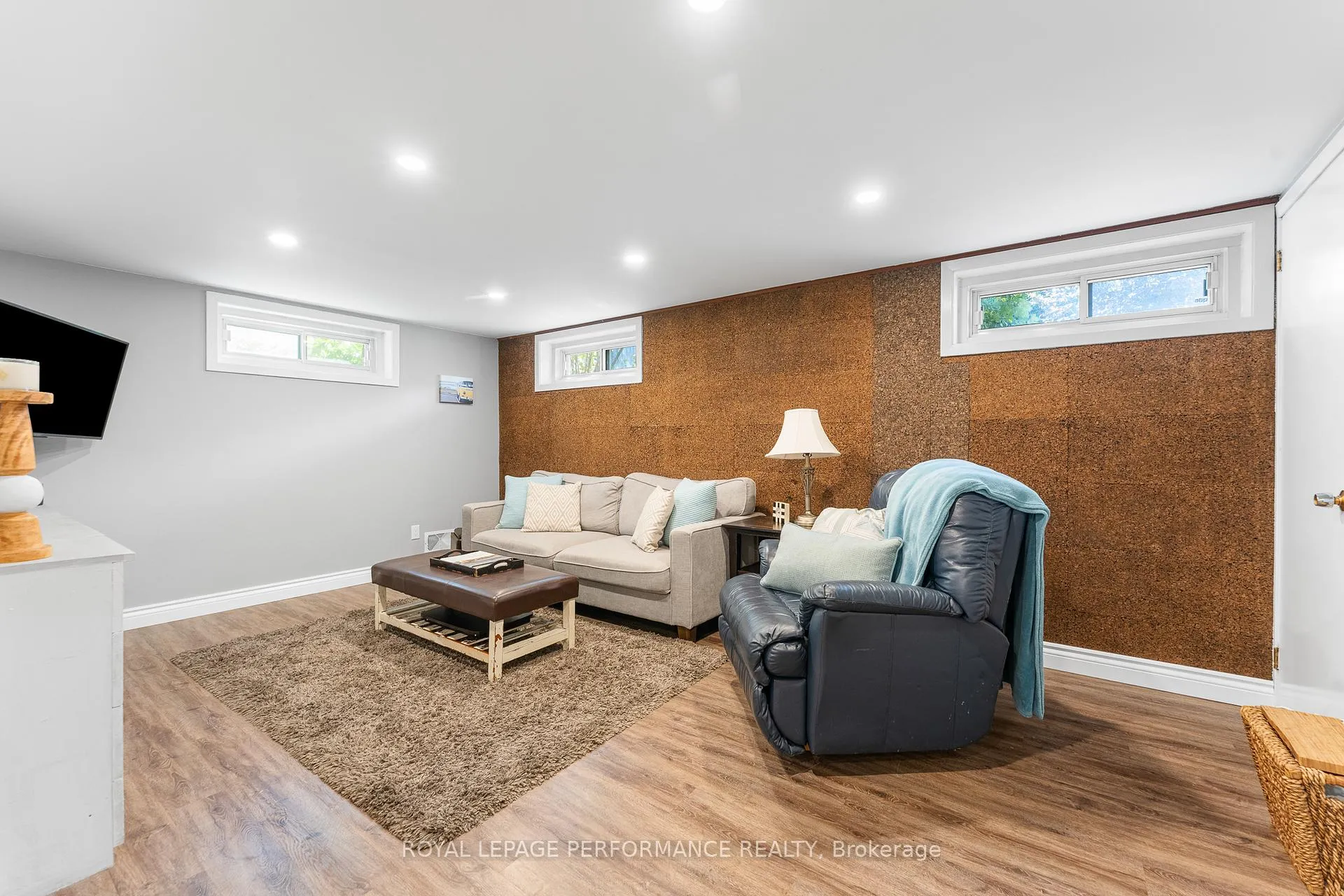 Photo 60 of 1044 Cromwell Drive, Ottawa, Riverside Park — HOMEH