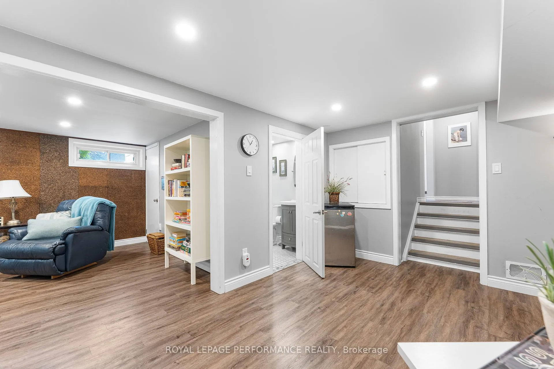 Photo 64 of 1044 Cromwell Drive, Ottawa, Riverside Park — HOMEH