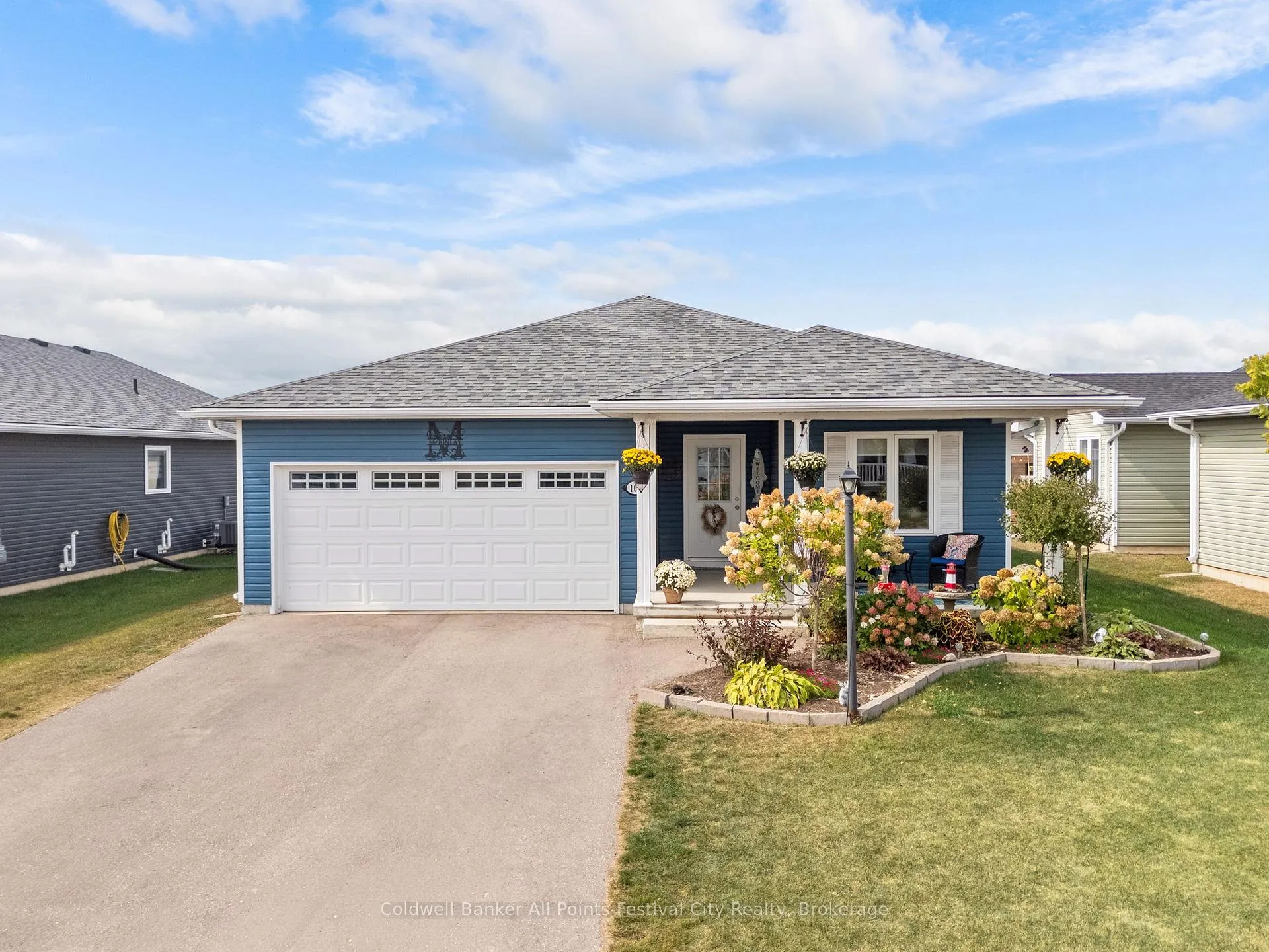 Photo 4 of 104 Huron Heights Drive, Ashfield-Colborne-Wawanosh, Colborne — HOMEH
