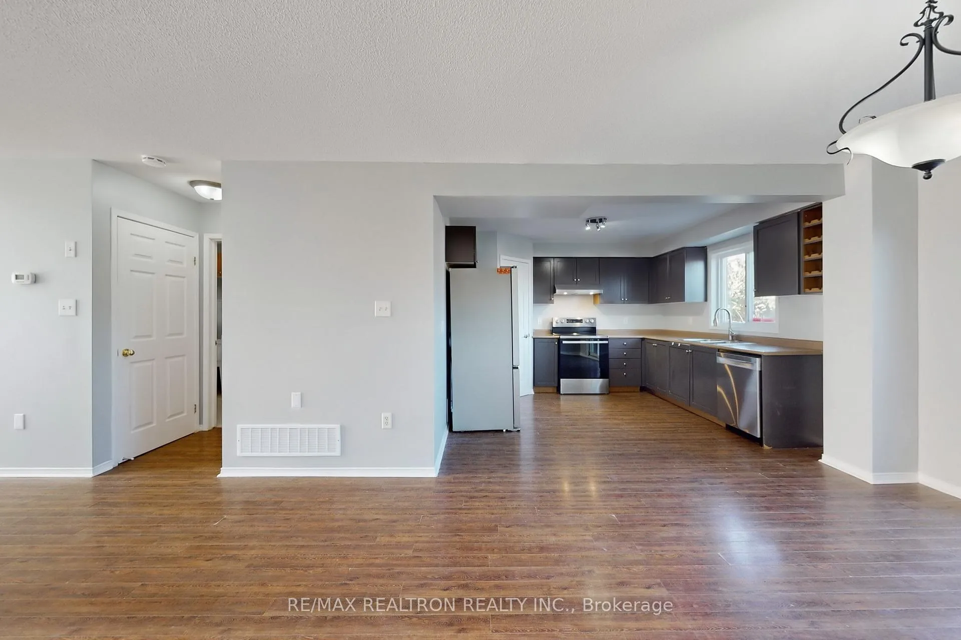 Photo 13 of 46 Watson Drive, Barrie, East Bayfield — HOMEH