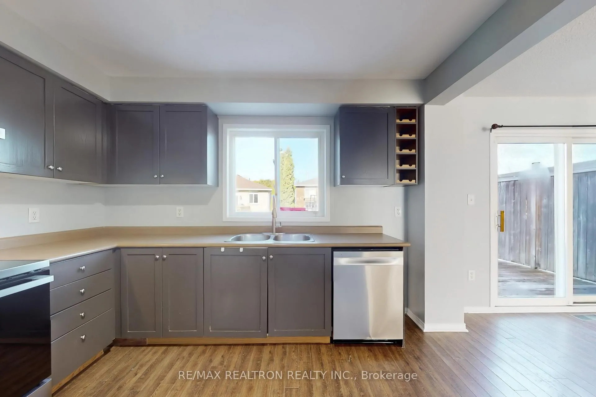 Photo 17 of 46 Watson Drive, Barrie, East Bayfield — HOMEH