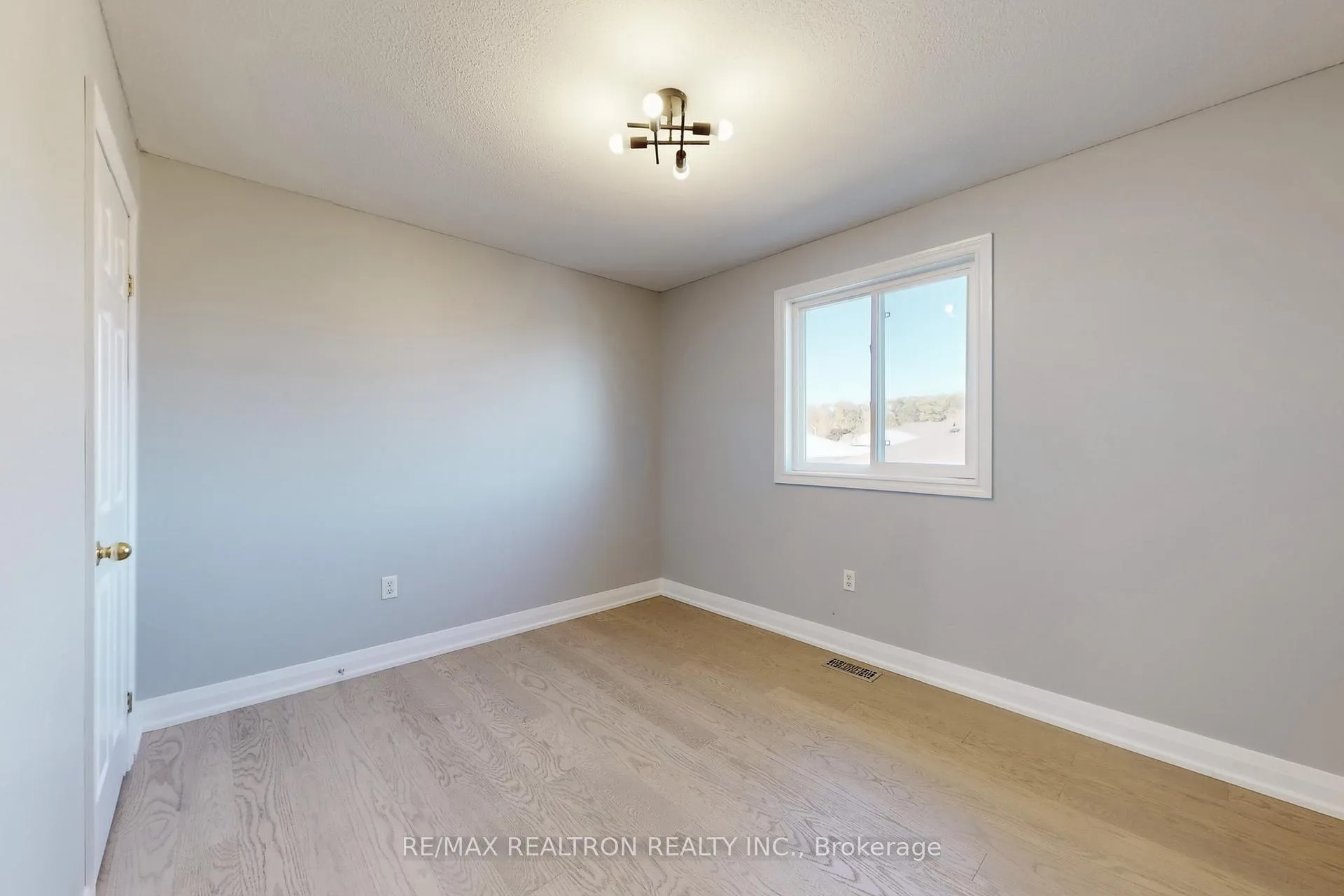 Photo 30 of 46 Watson Drive, Barrie, East Bayfield — HOMEH