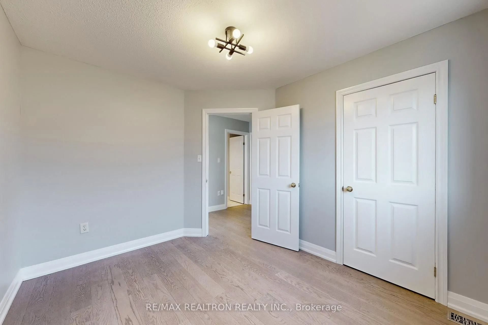 Photo 33 of 46 Watson Drive, Barrie, East Bayfield — HOMEH