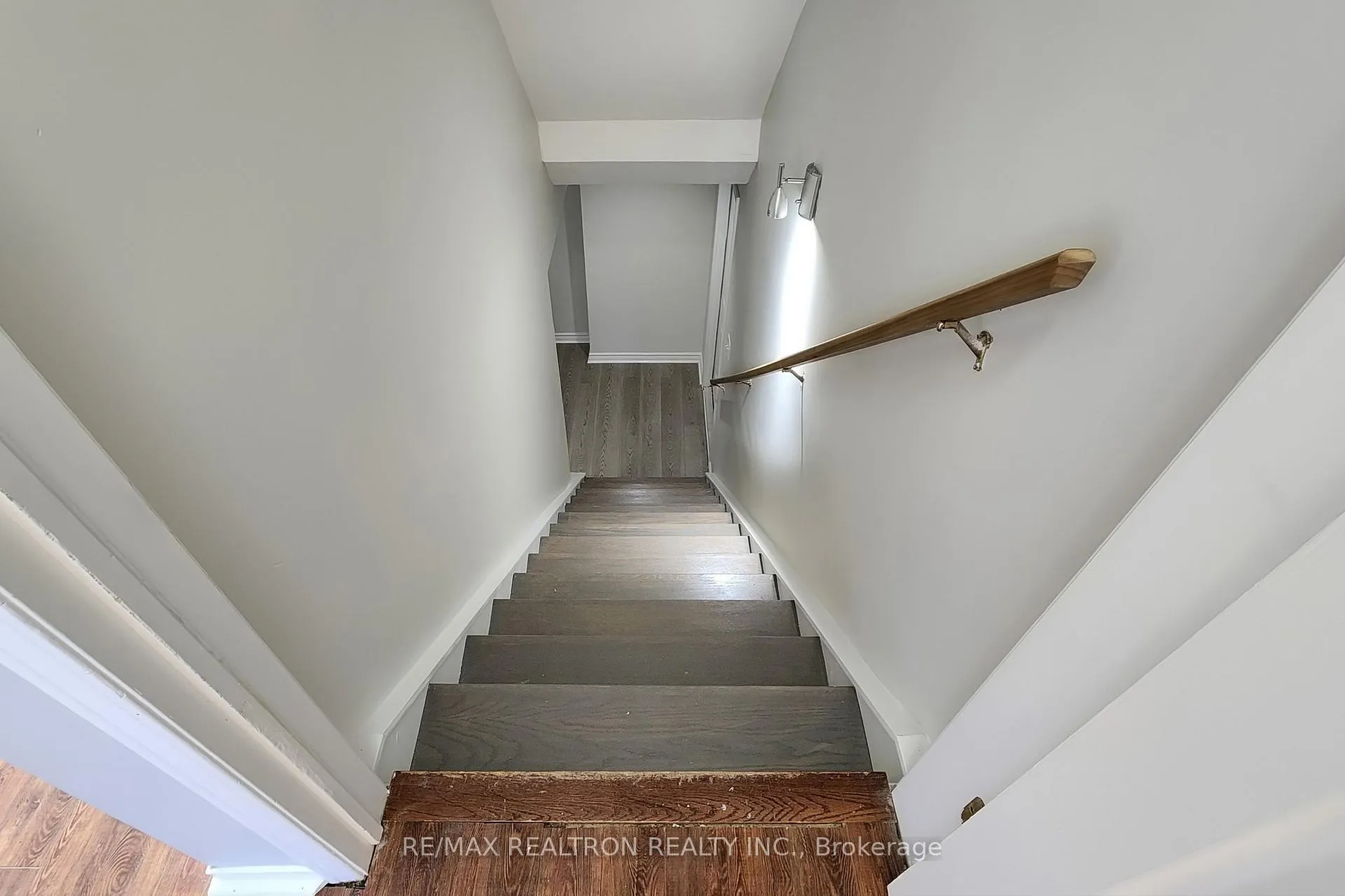 Photo 35 of 46 Watson Drive, Barrie, East Bayfield — HOMEH